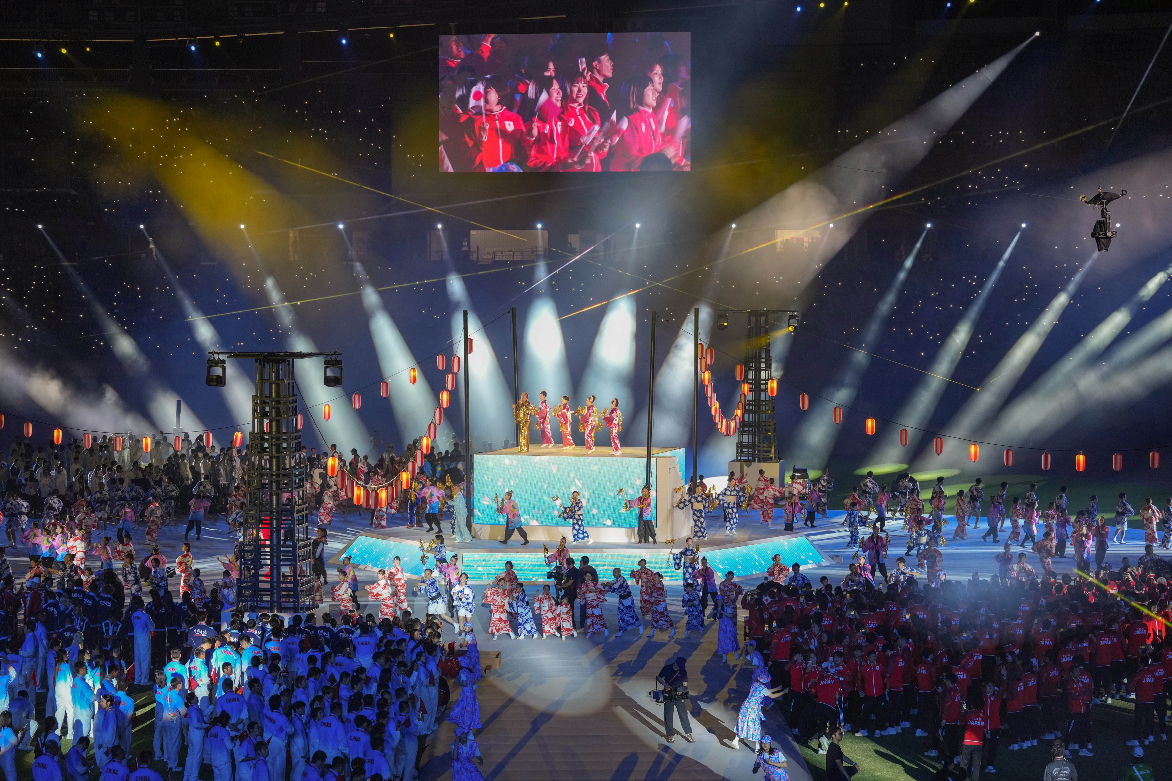 The closing ceremony of the Asian Games featured musical performances and dancers. Photo: Robert Ng