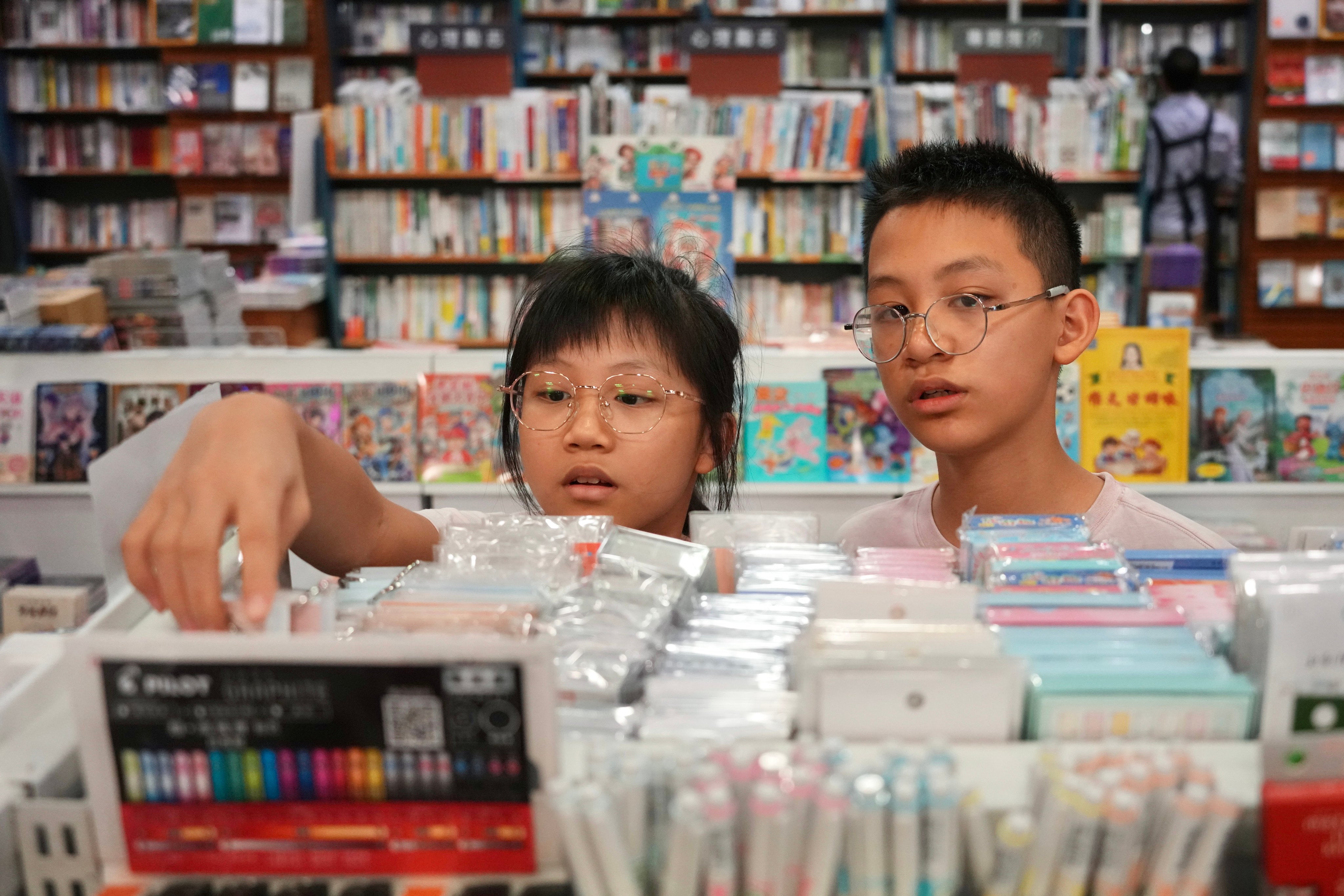 專家警告：香港高達66%的8歲兒童恐在2028年前近視