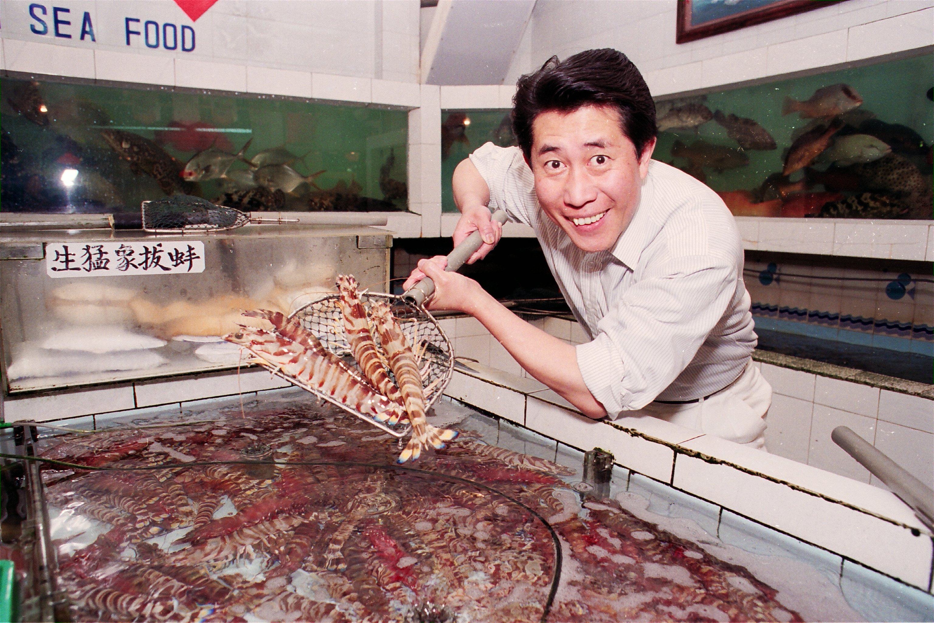 Yan visits a seafood restaurant in Lei Yue Mun, Hong Kong, in March 1993. Photo: SCMP