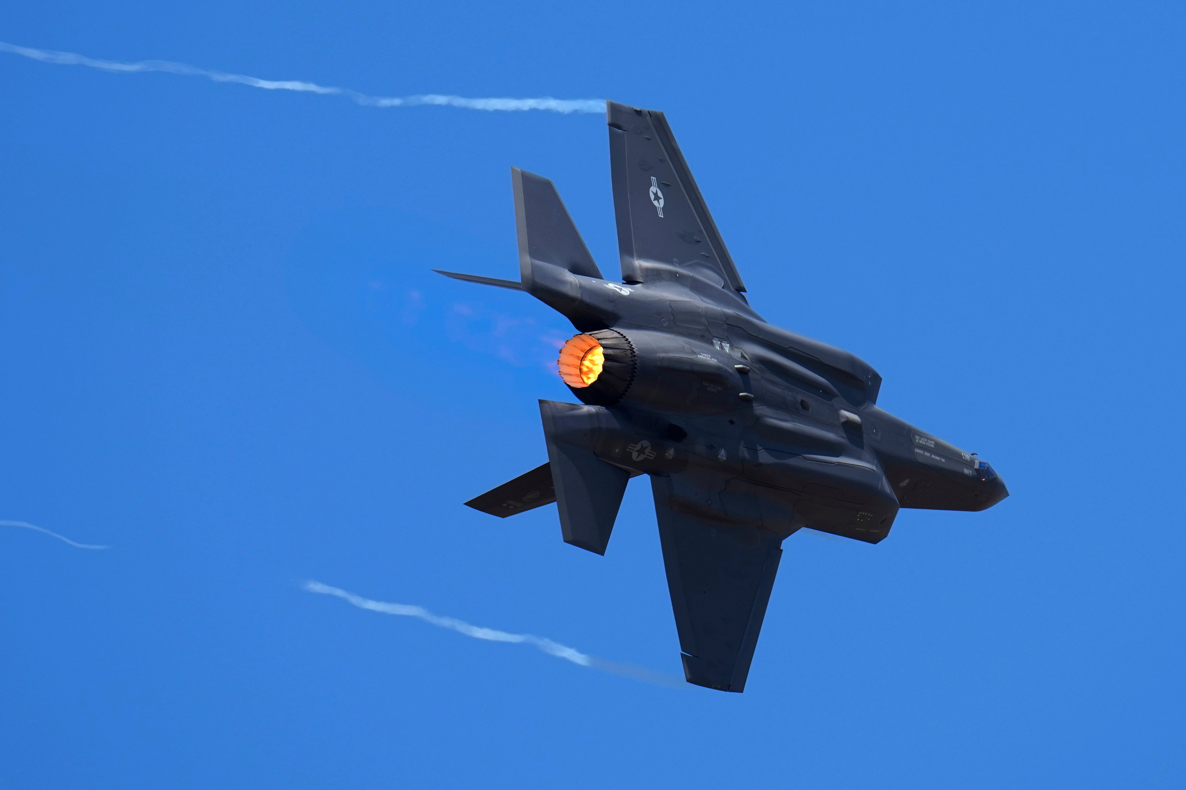 A US F-35 performs aerobatic manoeuvres at Aero India 2023. American F-35s have appeared at Indian air shows in the past but never took part in joint drills in India before now. Photo: AP