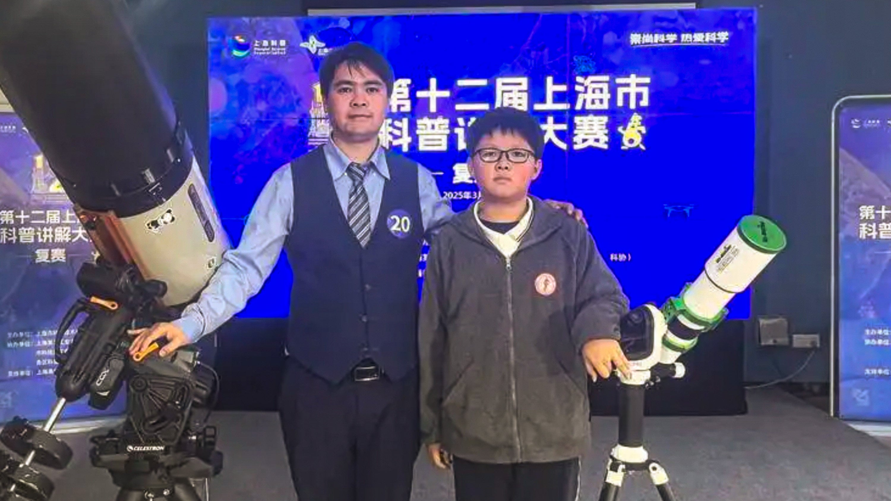 An academically brilliant Chinese father and his 13-year-old son have built a home laboratory to craft miniature replicas of major national engineering marvels. Photo: yzwb.net