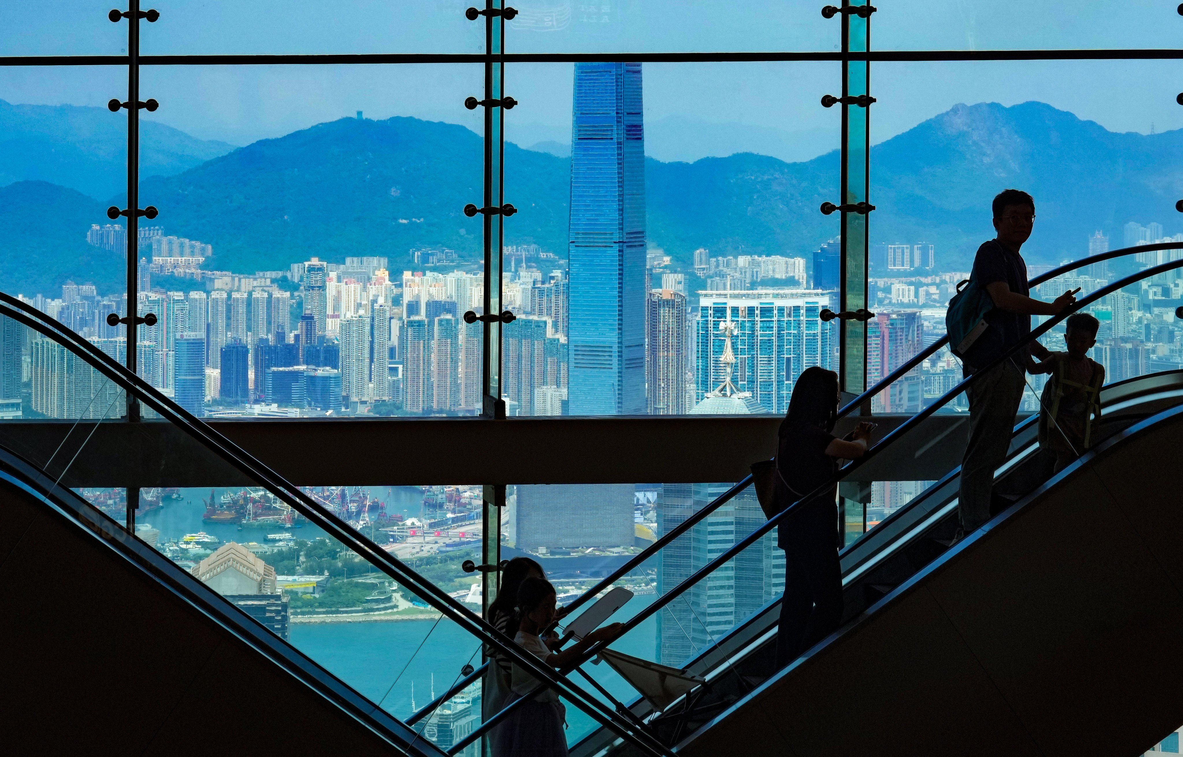 The vacancy rate in Hong Kong’s overall prime office market dropped to 12.5 per cent in August from 13.5 per cent a year earlier, according to Morgan Stanley. Photo: Dickson Lee