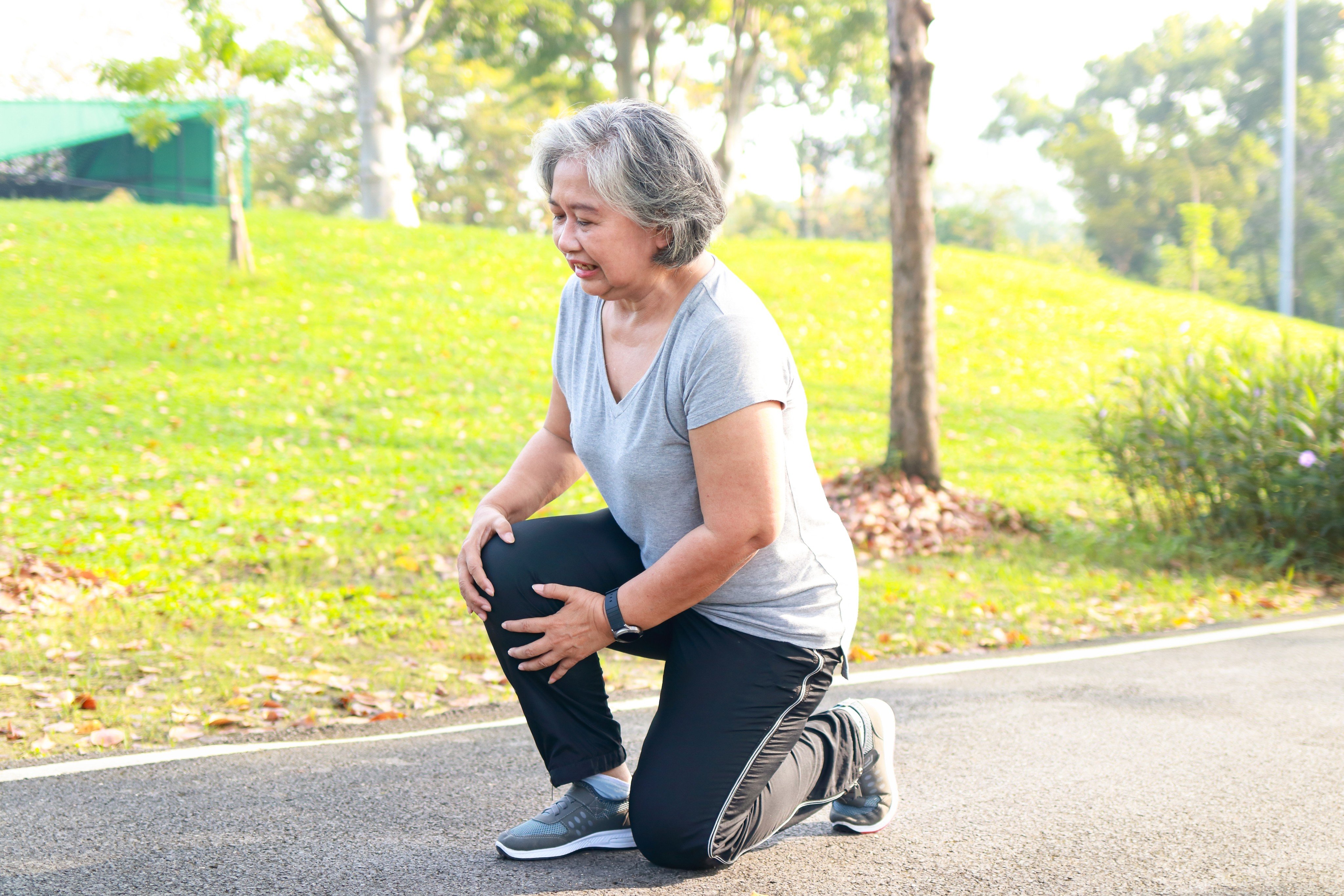 Crunching, stiff knees can be caused by patellofemoral osteoarthritis. Photo: Shutterstock