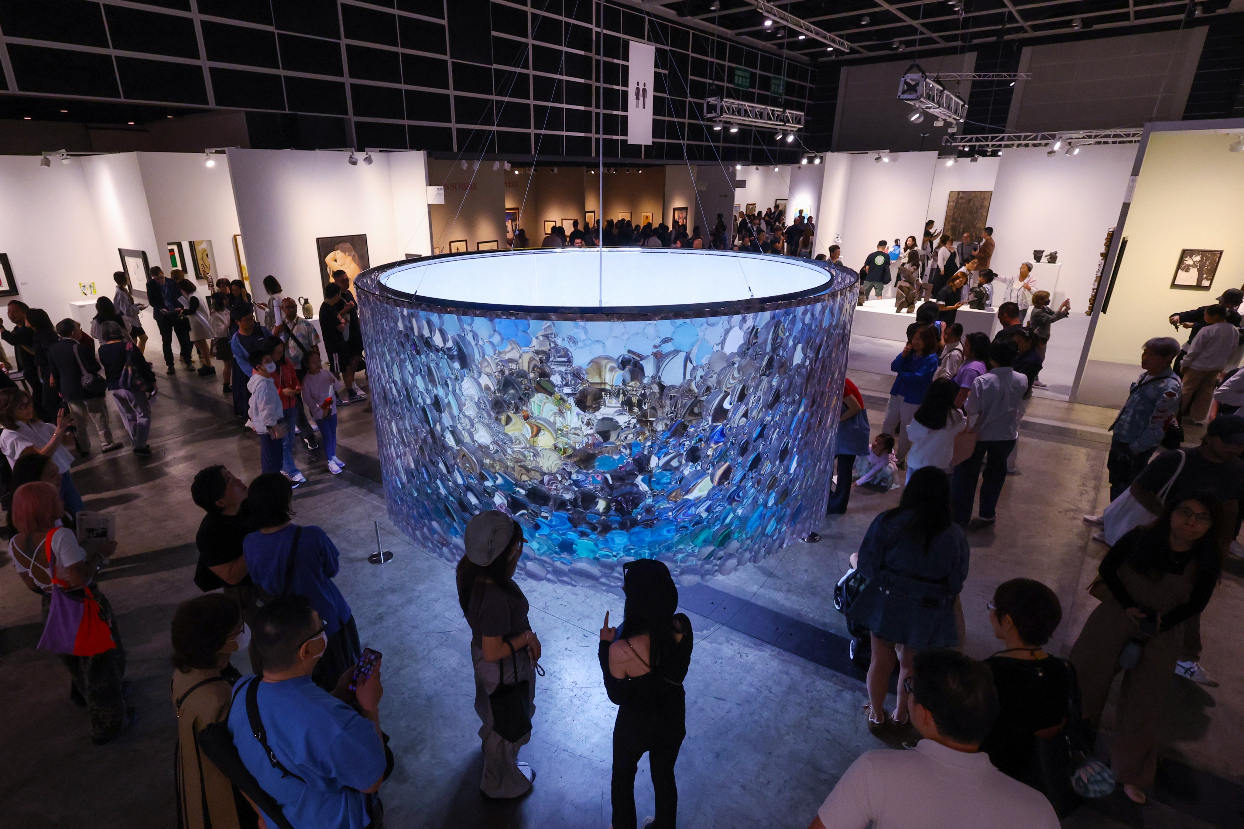 Crowds admire an installation at Art Basel Hong Kong 2026. Photo: Dickson Lee