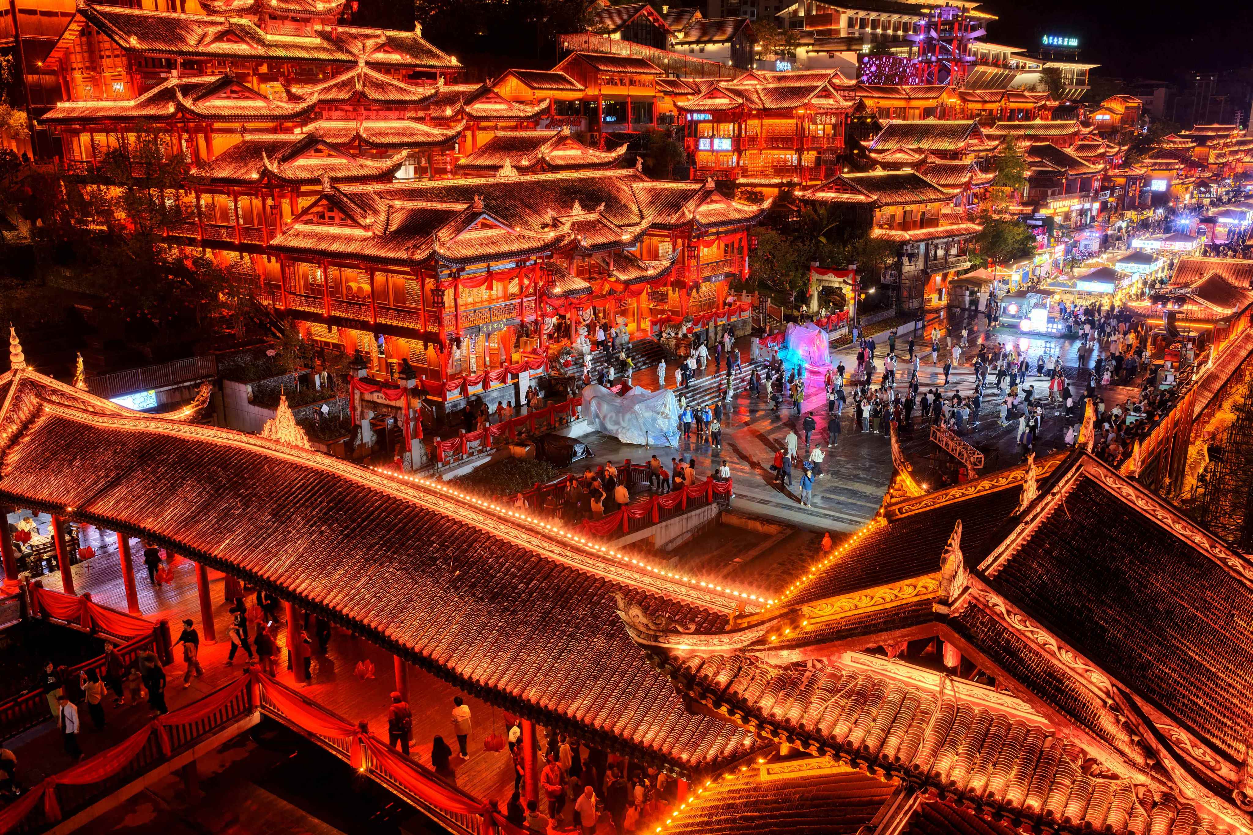 People visit Xuanen county in China’s central province of Hubei during the National Day holiday. Photo: Xinhua