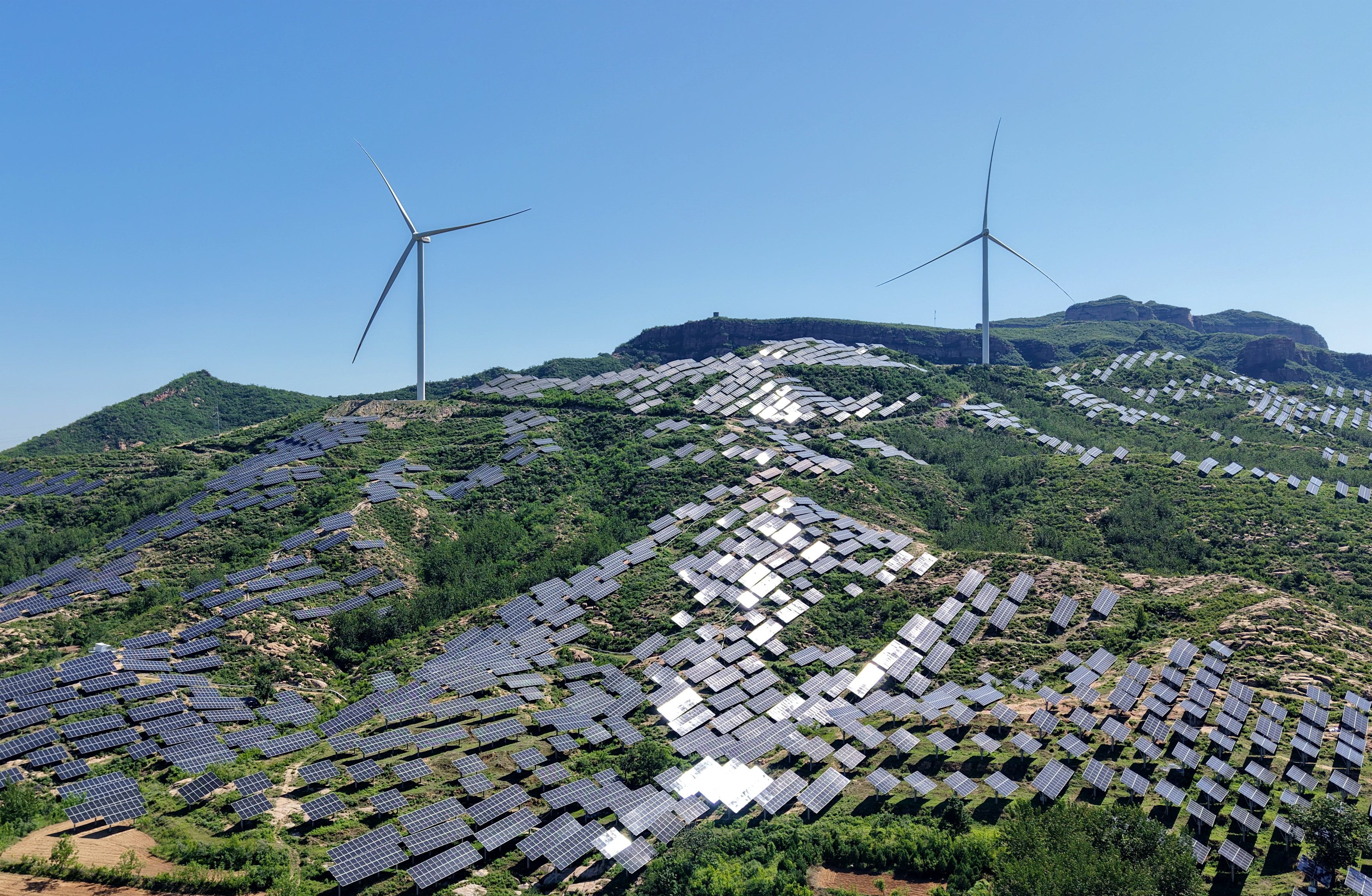 A wind-photovoltaic power project in Yuantou Town, northern China’s Hebei province. Photo: Xinhua