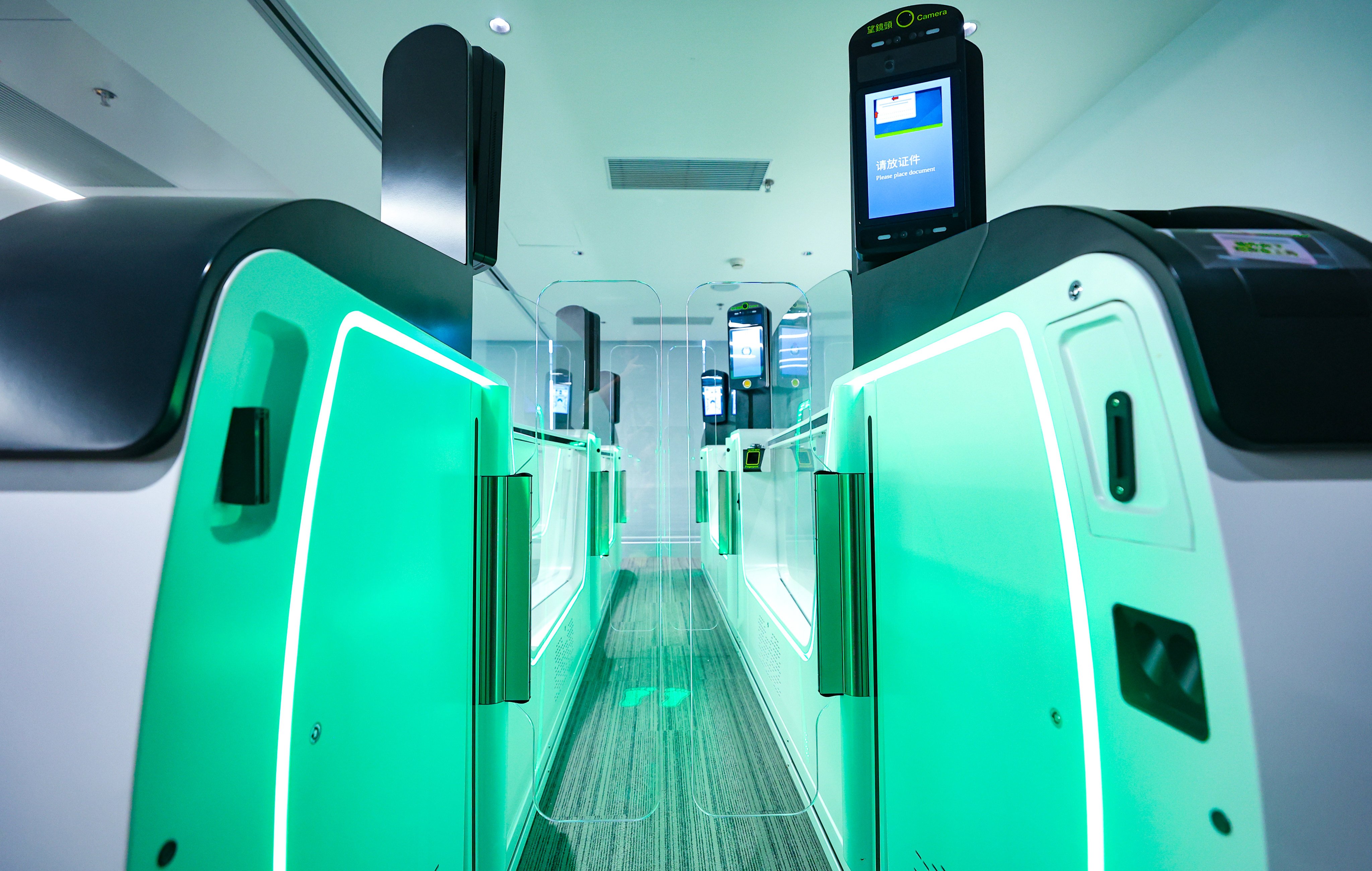 The border crossing has e-channel machines equipped with three gates. Photo: Edmond So