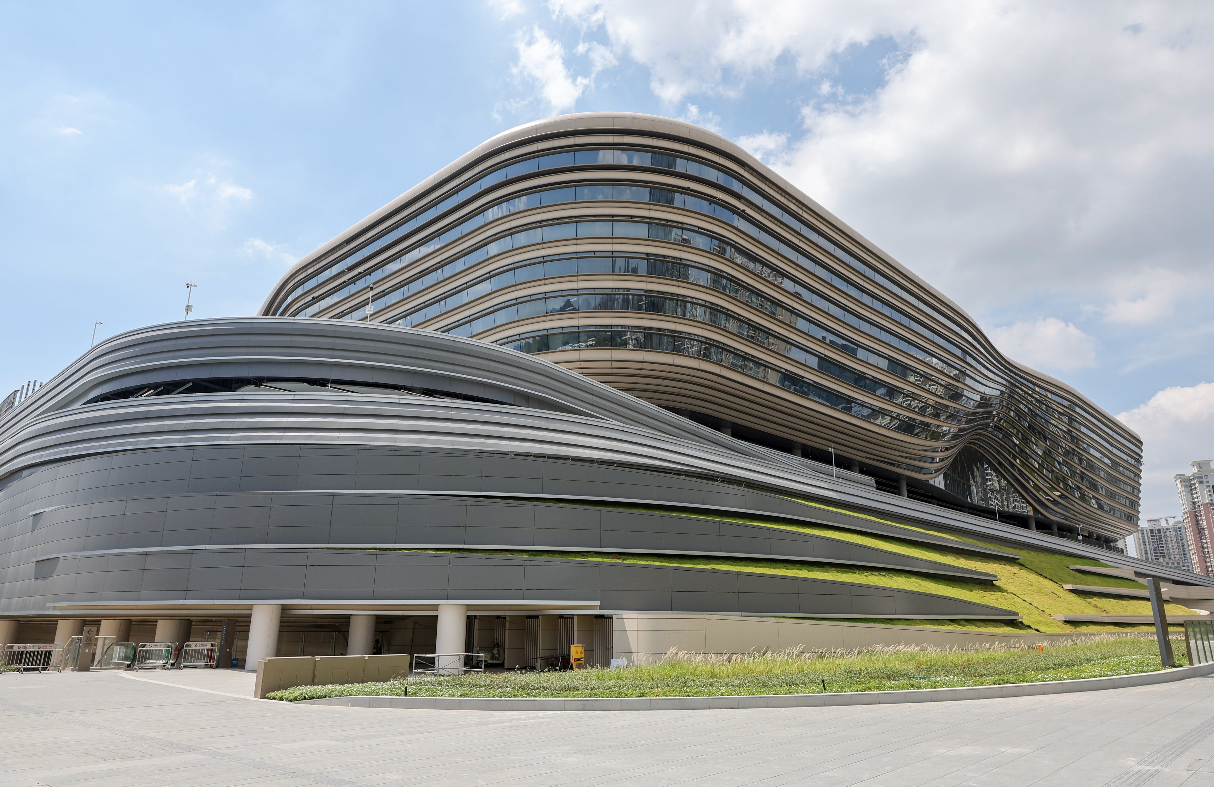 The joint inspection building of the revamped Huanggang Port. Photo: Edmond So