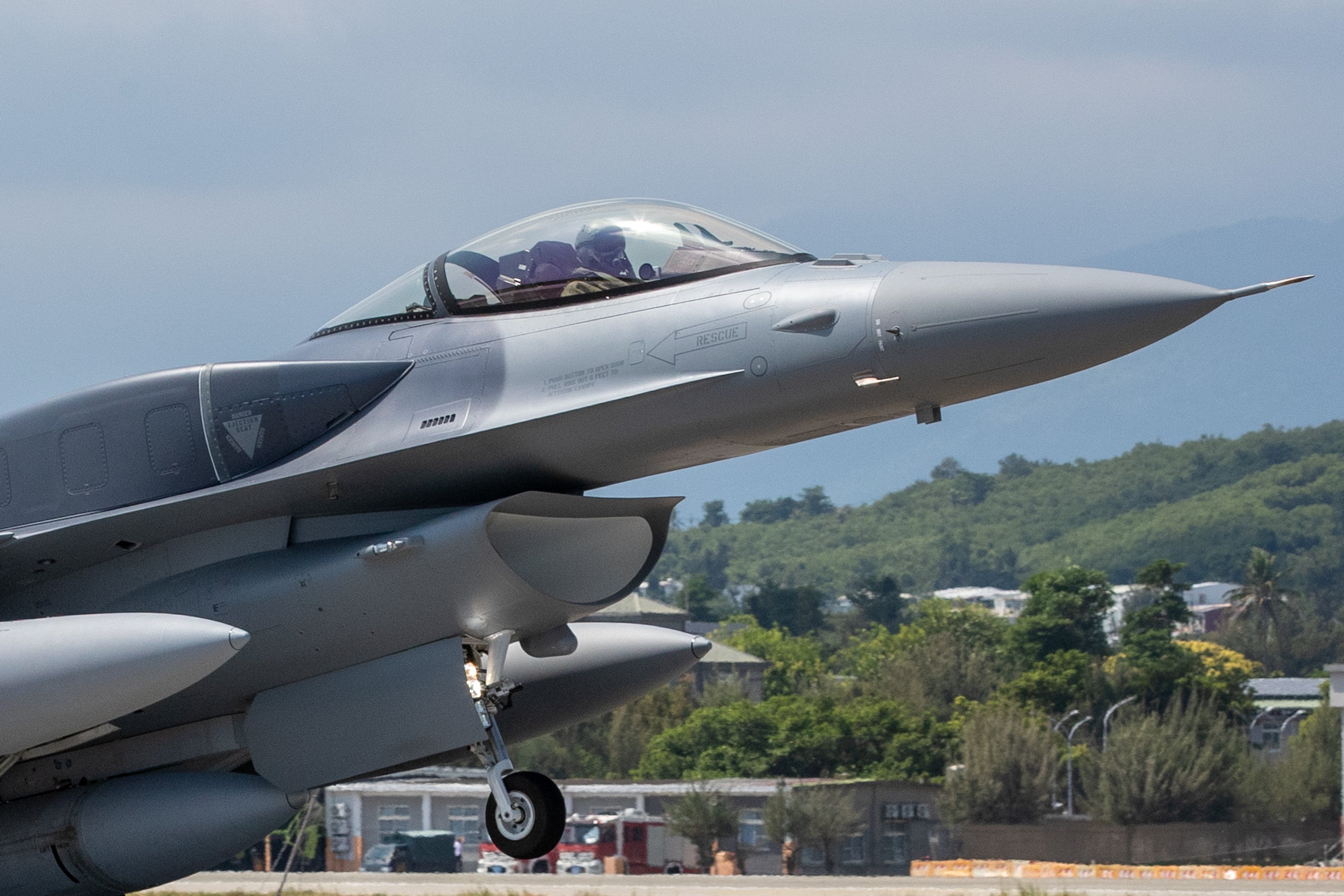 An F-16V Block 70 fighter jet taking off from an airbase in Taitung, Taiwan, on October 2. Taiwan has received the first two jets from a 66-aircraft order after months of delivery delays. Photo: EPA