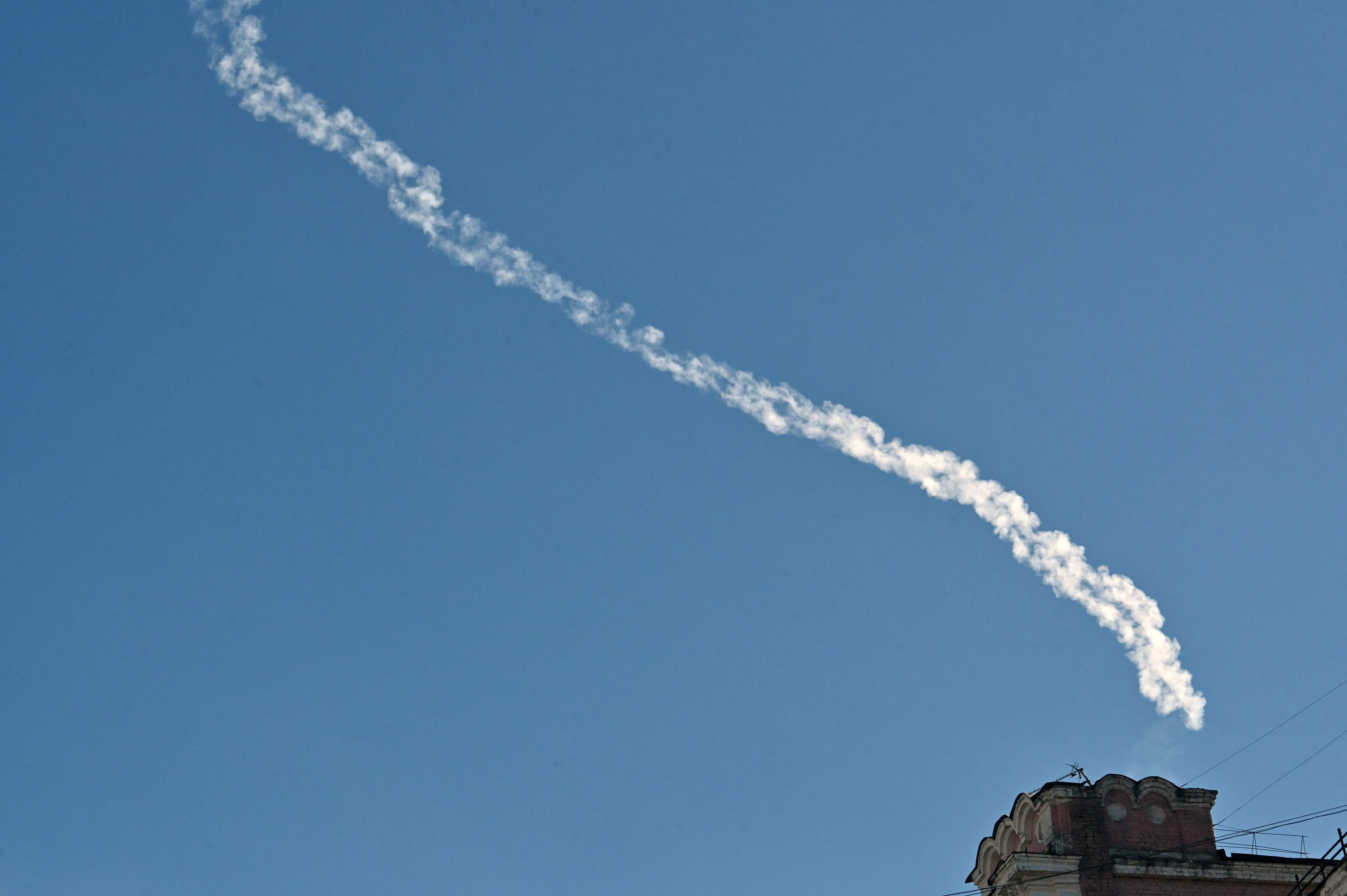 The trail of a missile during a Russian air strike on Kyiv on October 10, 2026. Photo: AFP