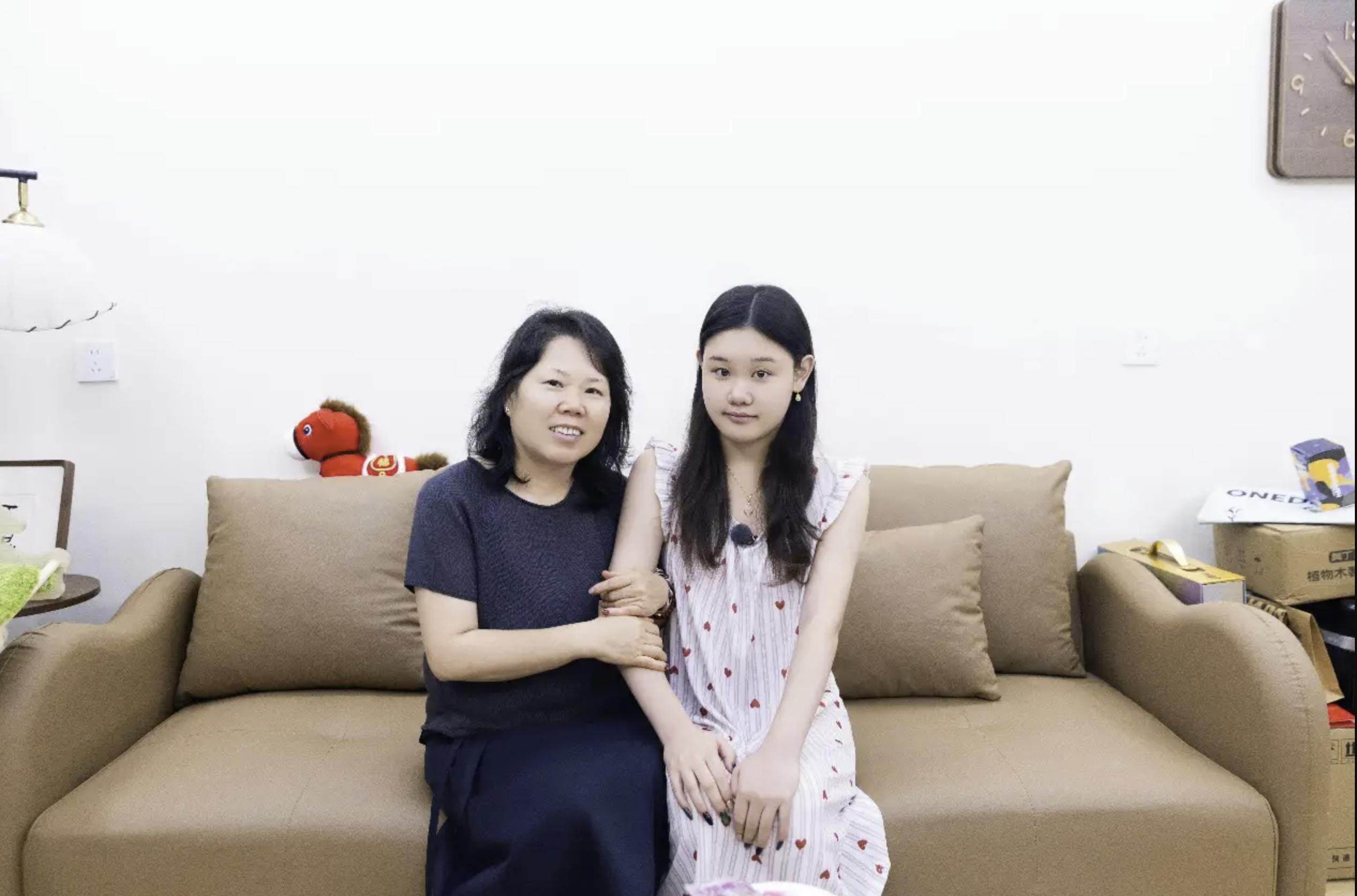 Retired Chinese Olympic diving champion Zhang Jiaqi (right) and her mother Xiao Yingjie sparked intense online debate after appearing on a reality TV show together, during which Zhang revealed a childhood marked by her mother’s frequent criticism. Photo: Sohu