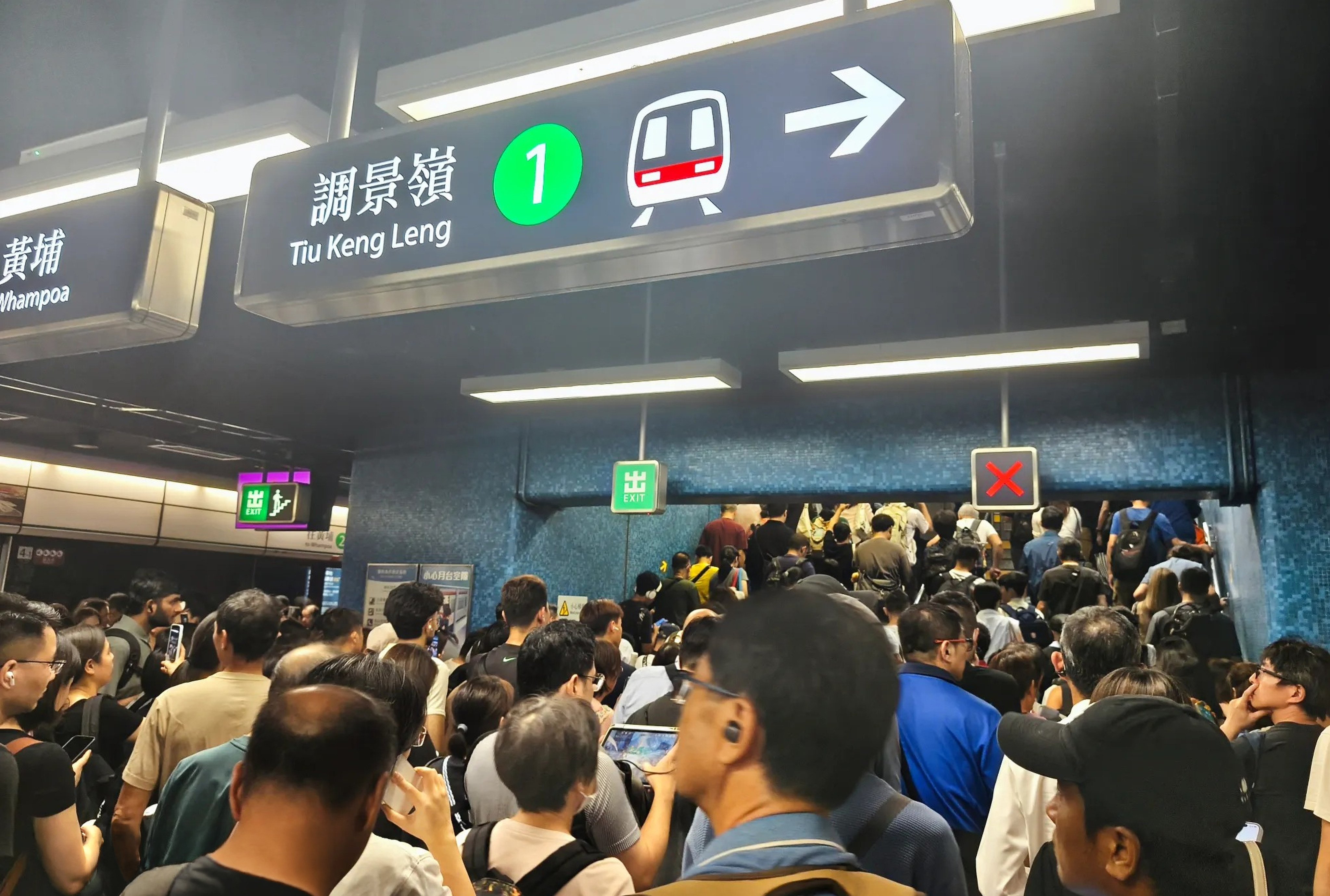 A fire near an MTR track halted train services between Kwun Tong and Tiu Keng Leng stations. Photo: Handout