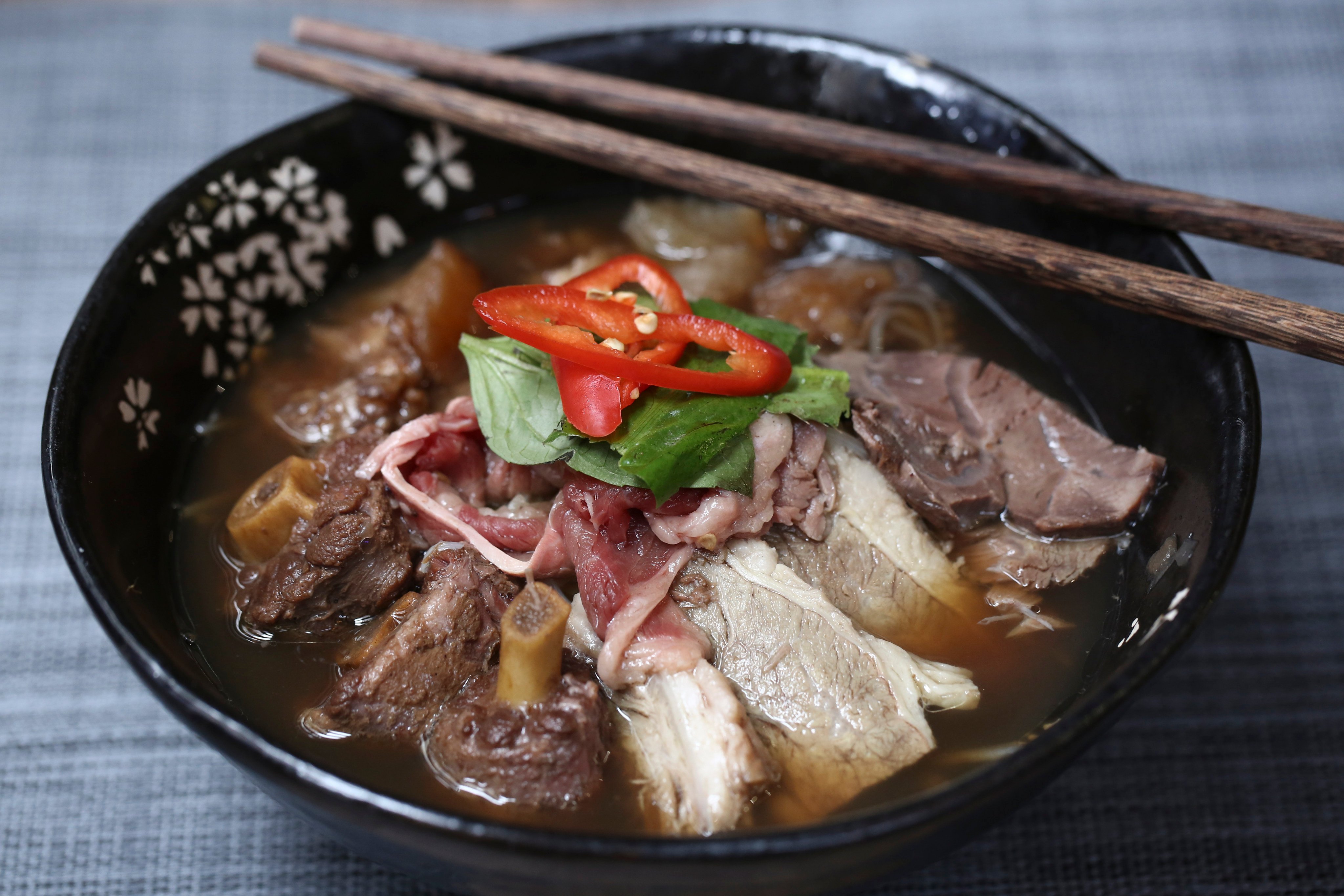 Short rib pho. Vietnamese and Cantonese noodle soups are different, but not that different. Photo: Jonathan Wong