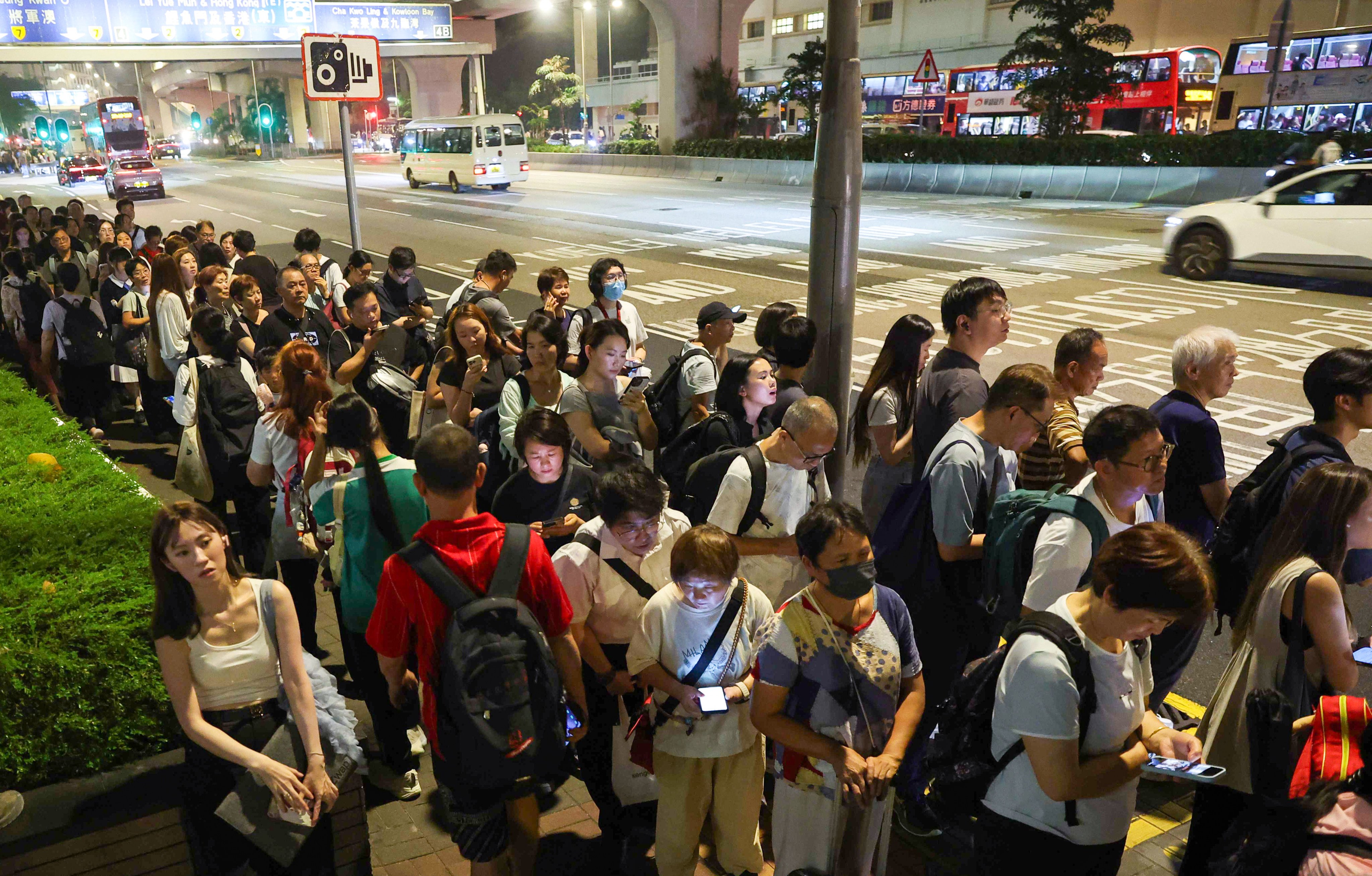 The first MTR disruption came on Tuesday evening, when an insulating rubber component in a track turnout caught fire, halting services for about an hour. Photo: Edmond So