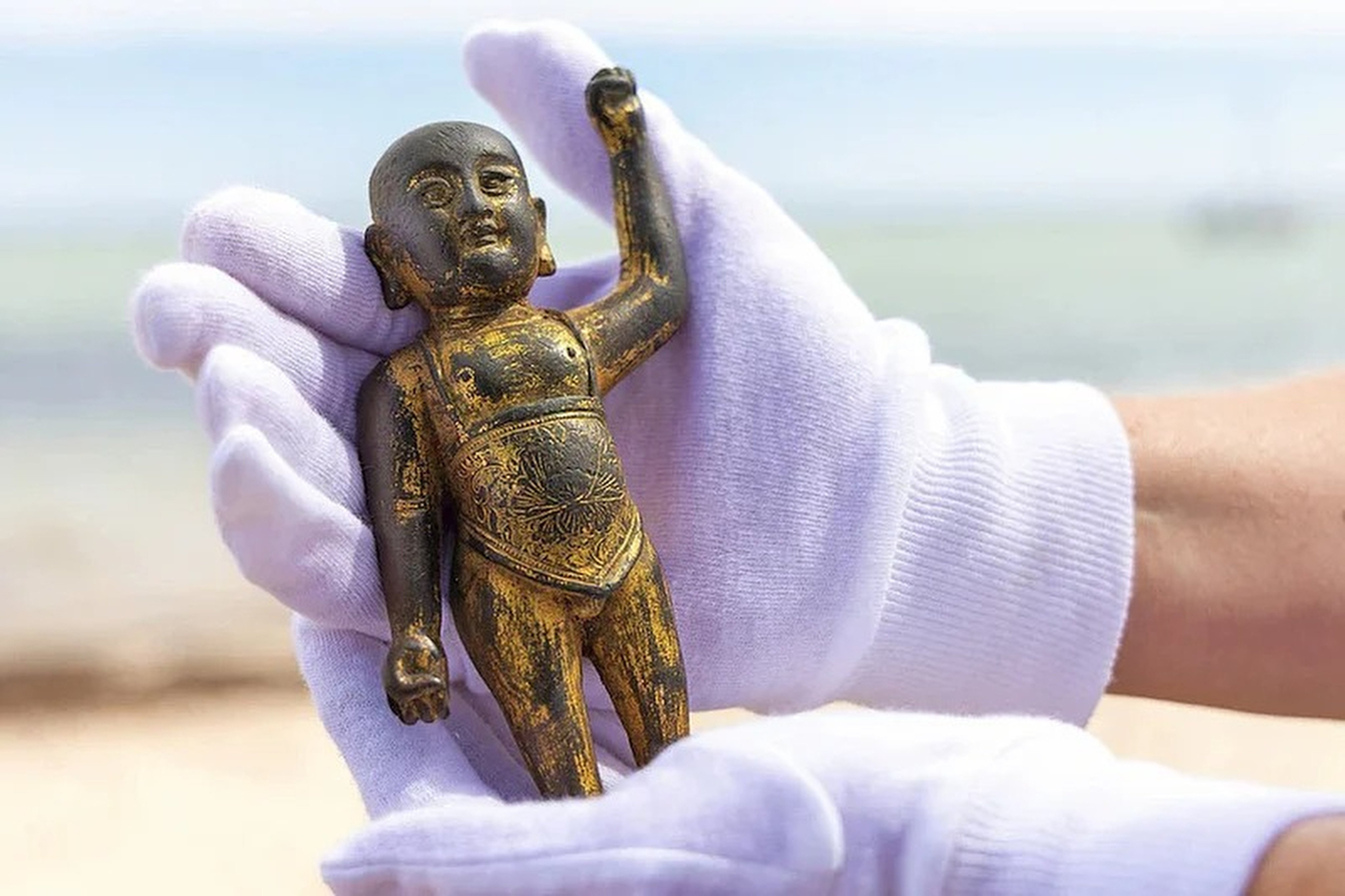 The statue was found buried by the roadside in Western Australia. Photo: ABC