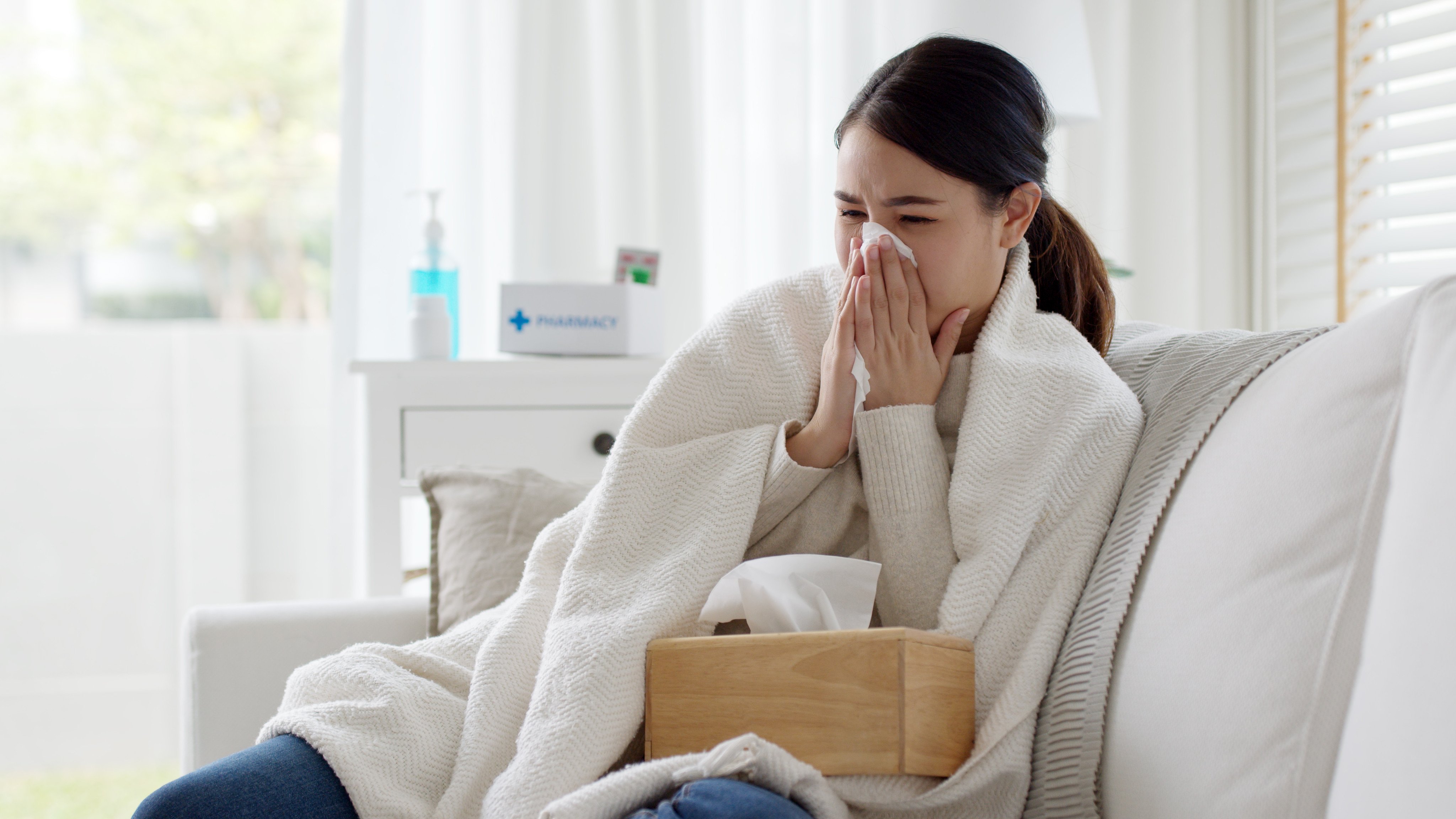 Scientists reveal what really works to stay healthy and avoid the common cold, or what to do if you catch it. Photo: Shutterstock