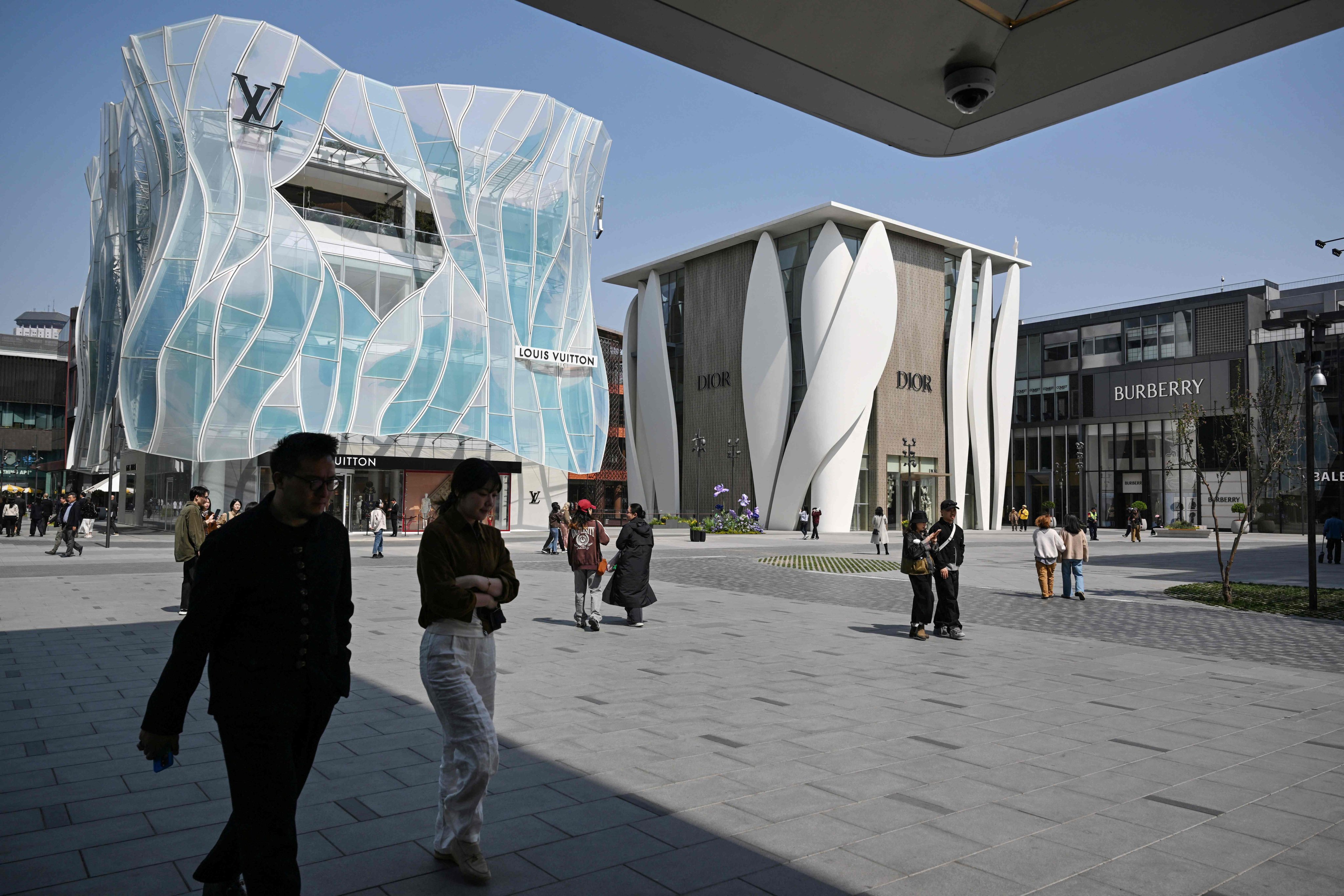 People visit a shopping center in Beijing on April 2, 2026. Photo: AFP