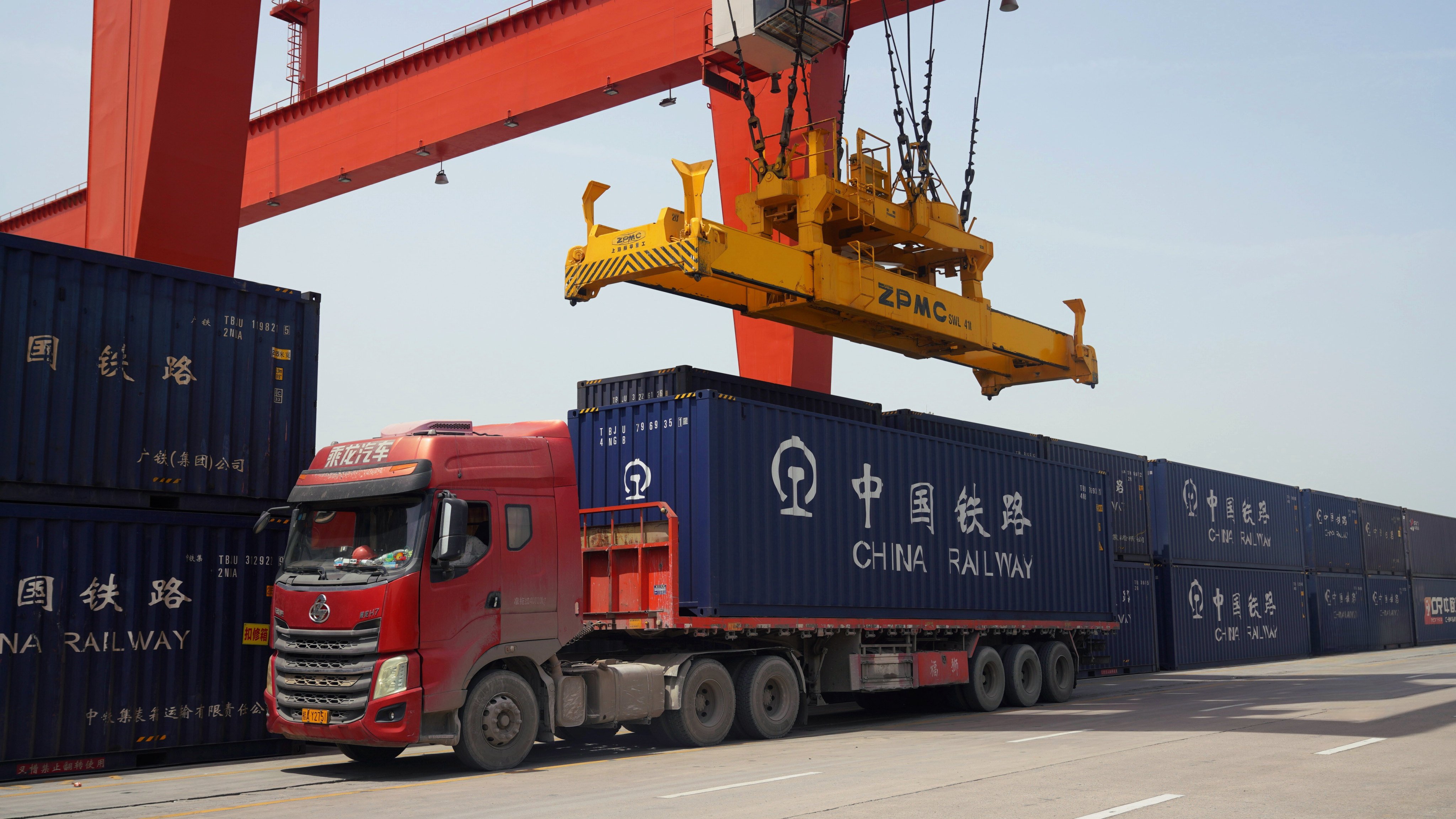 Containers are loaded for a China-Vietnam freight train at the Nanning International Railway Port in the Guangxi Zhuang autonomous region, on September 10. Photo: Xinhua