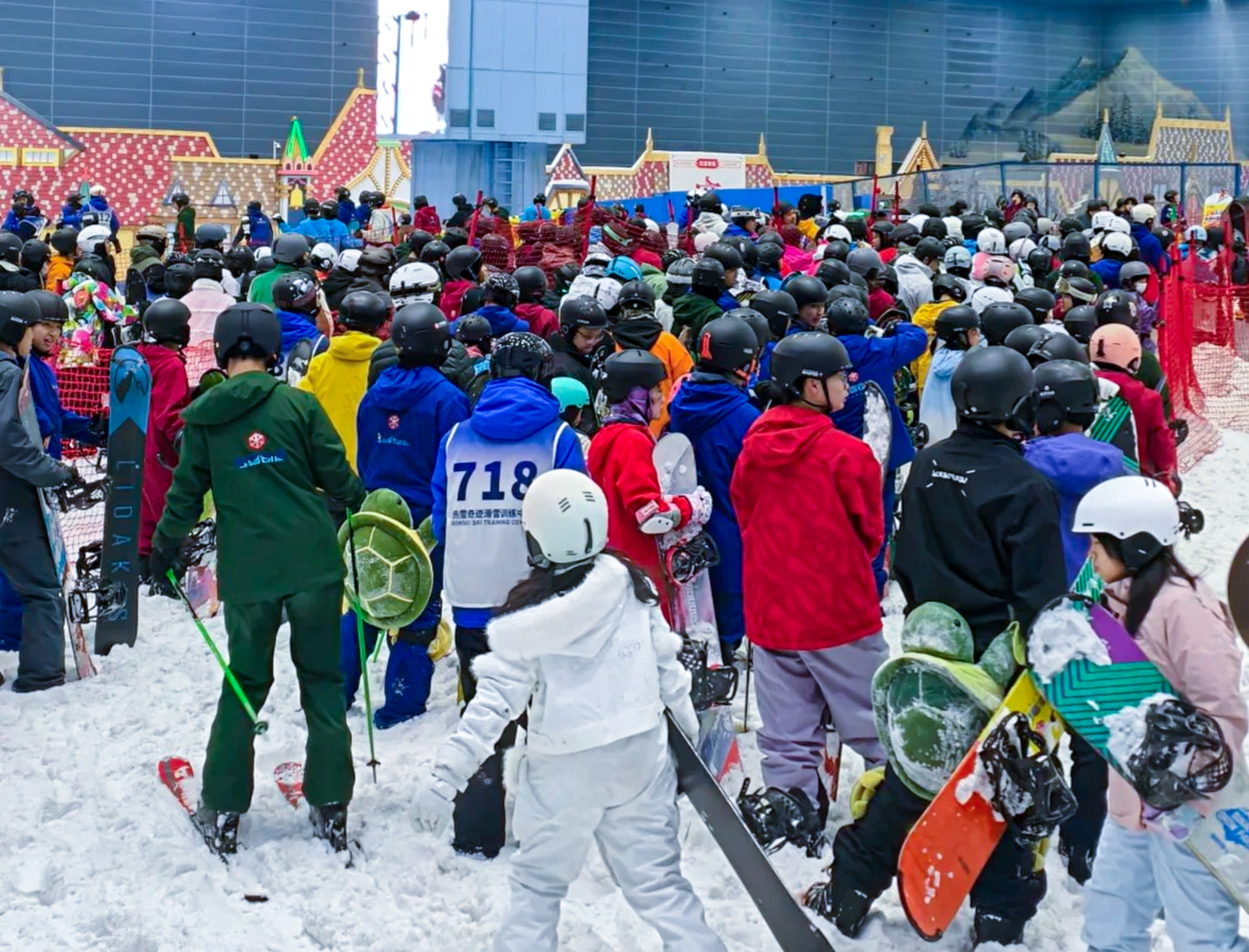 Visitors crowd into a Bonski indoor ski resort in Guangzhou, Guandong province. Photo: Handout