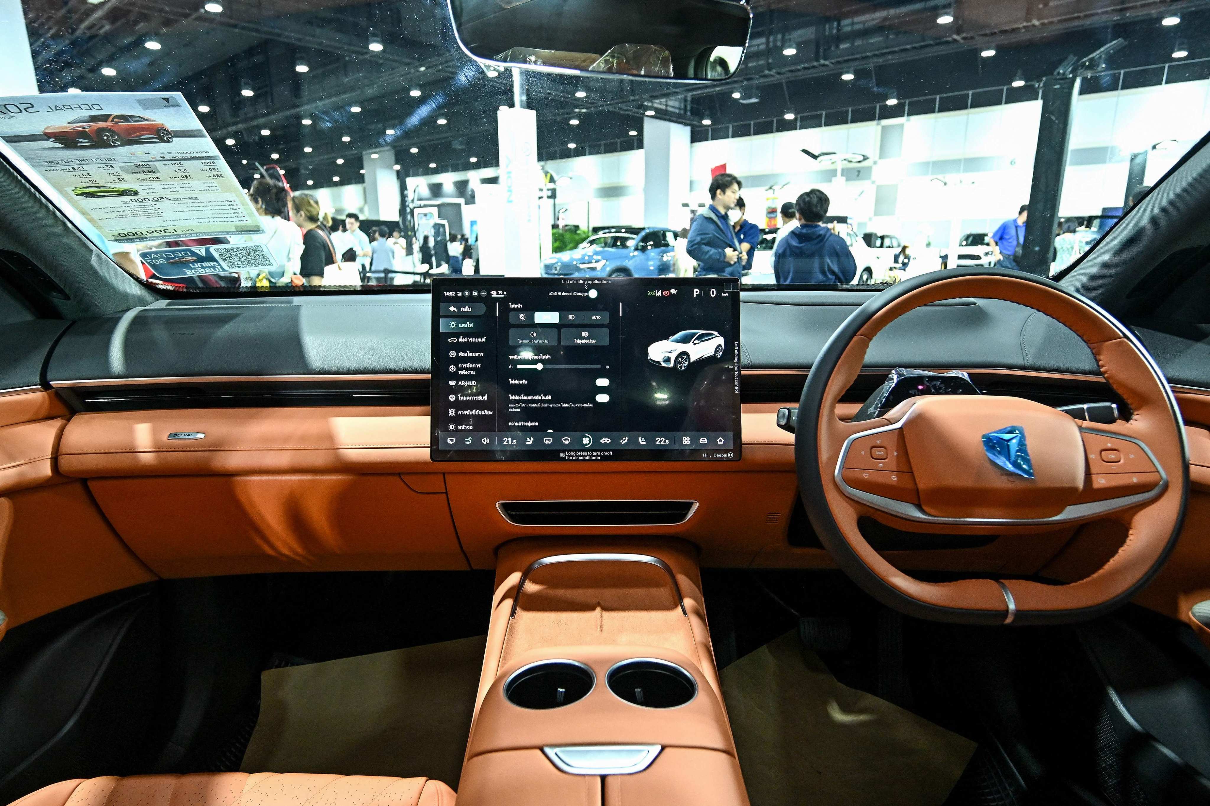 A screen inside Chinese electric carmaker Deepal’s S07 electric SUV is pictured during the 2024 Bangkok EV Expo on October 25, 2024. Photo: AFP
