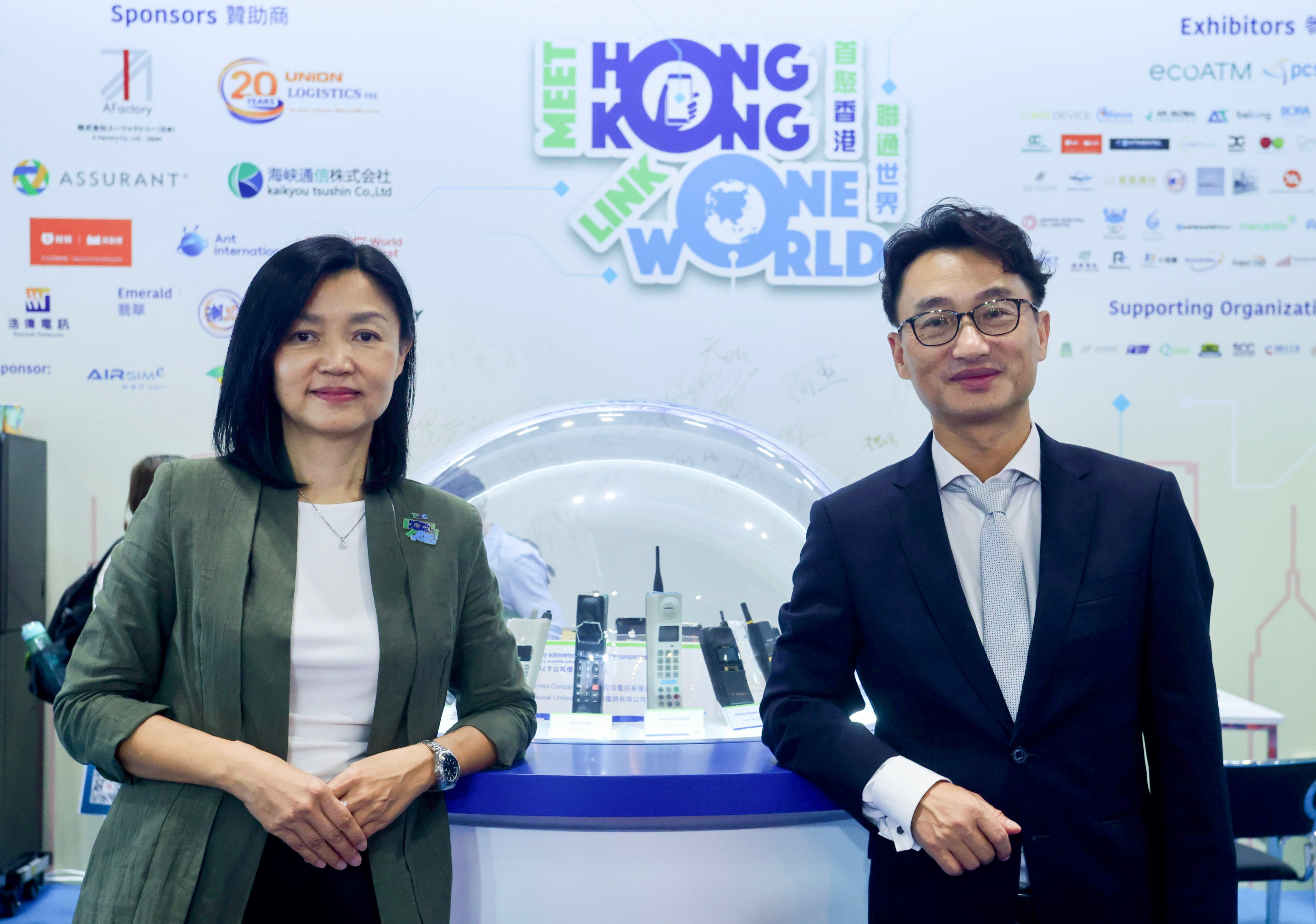 HKICEC executive director Sally Fong (left) and chief secretary Jacky Chan at the Global Sources Hong Kong Shows. Photo: Jonathan Wong
