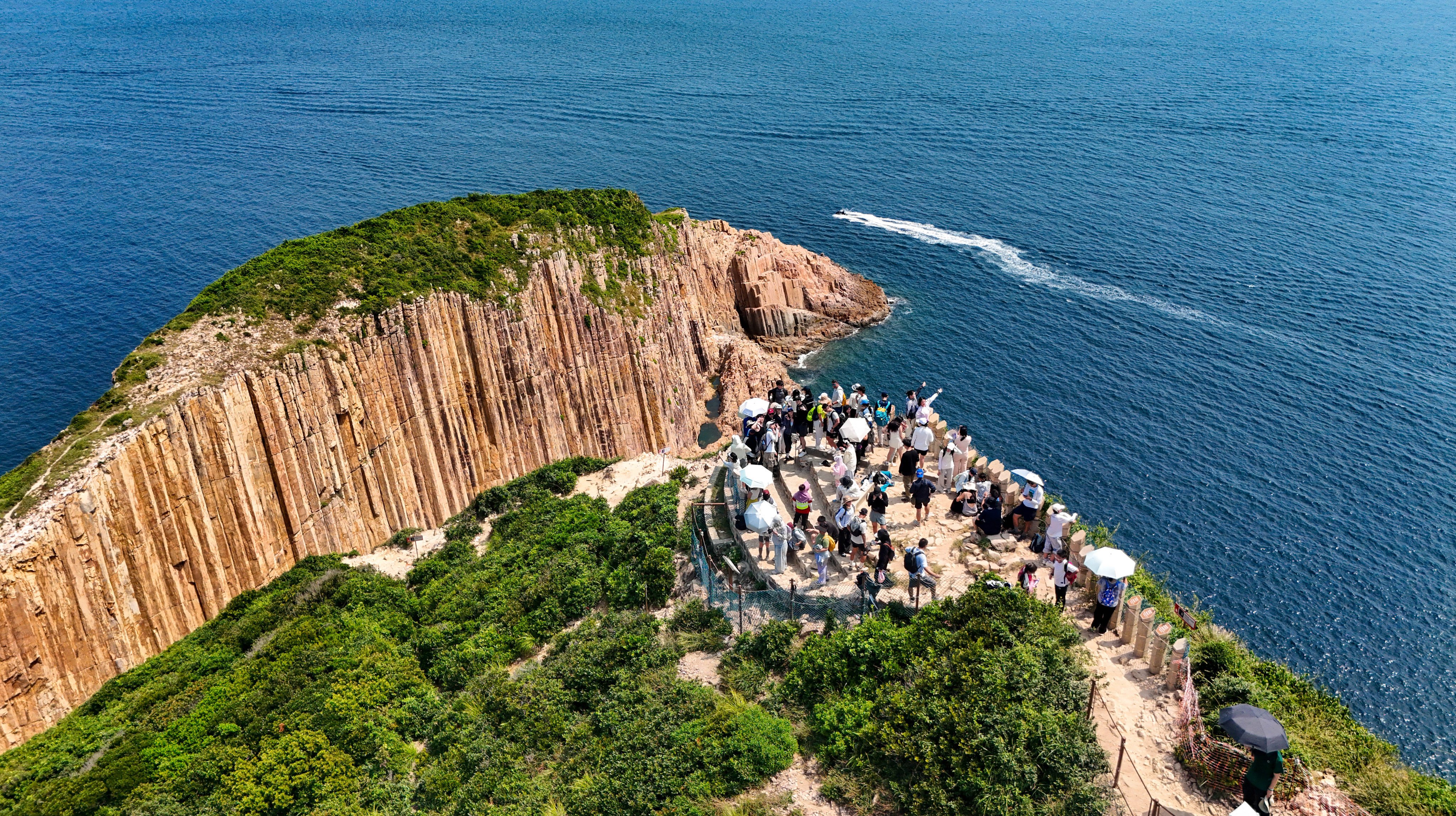 Tourists at Po Pin Chau in Sai Kung during the National Day holiday on October 1. Photo: Edmond So
