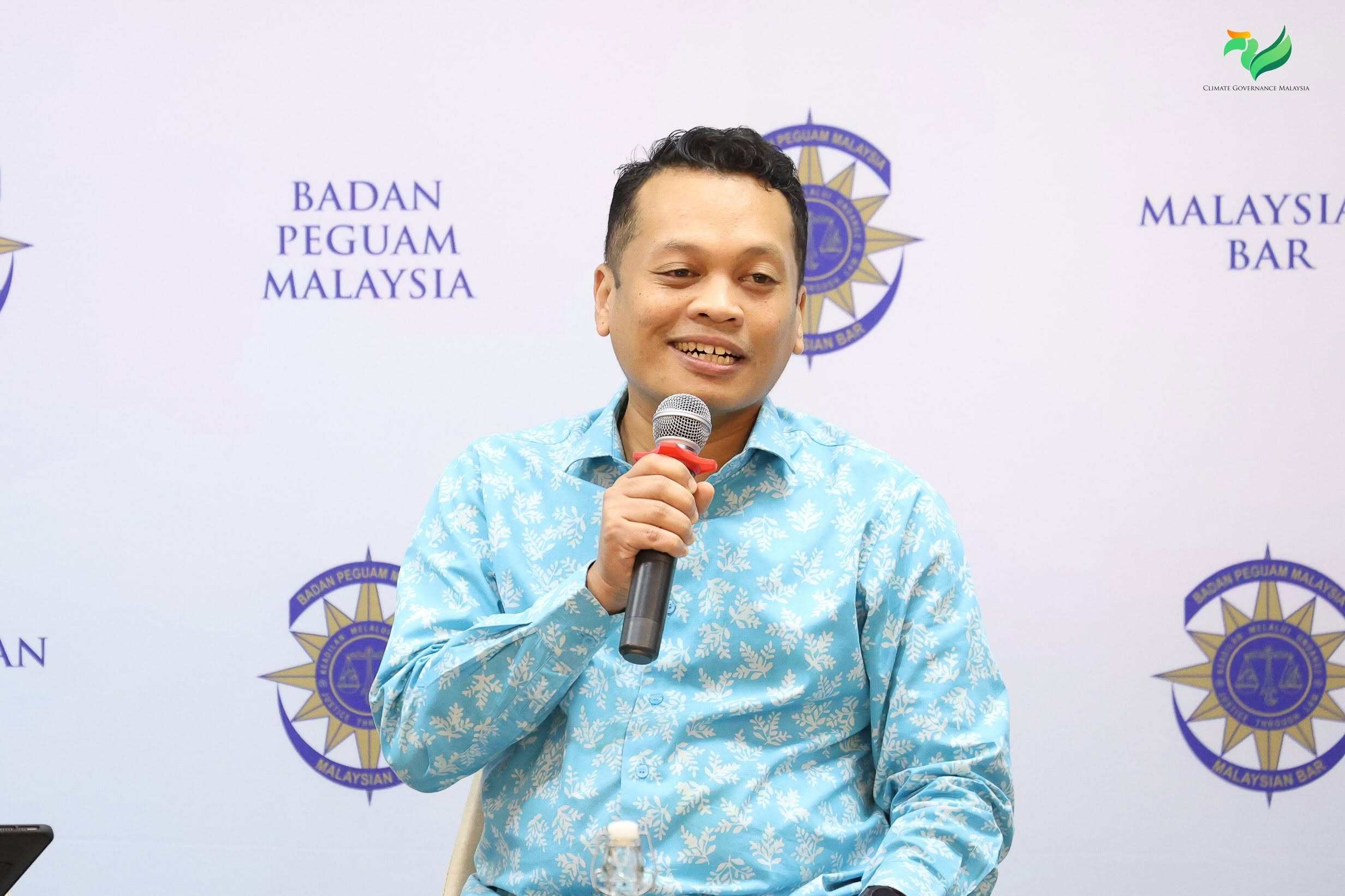 Nik Nazmi Nik Ahmad speaks at a Malaysian Bar Council event in September. Photo: Facebook/niknazminikahmad