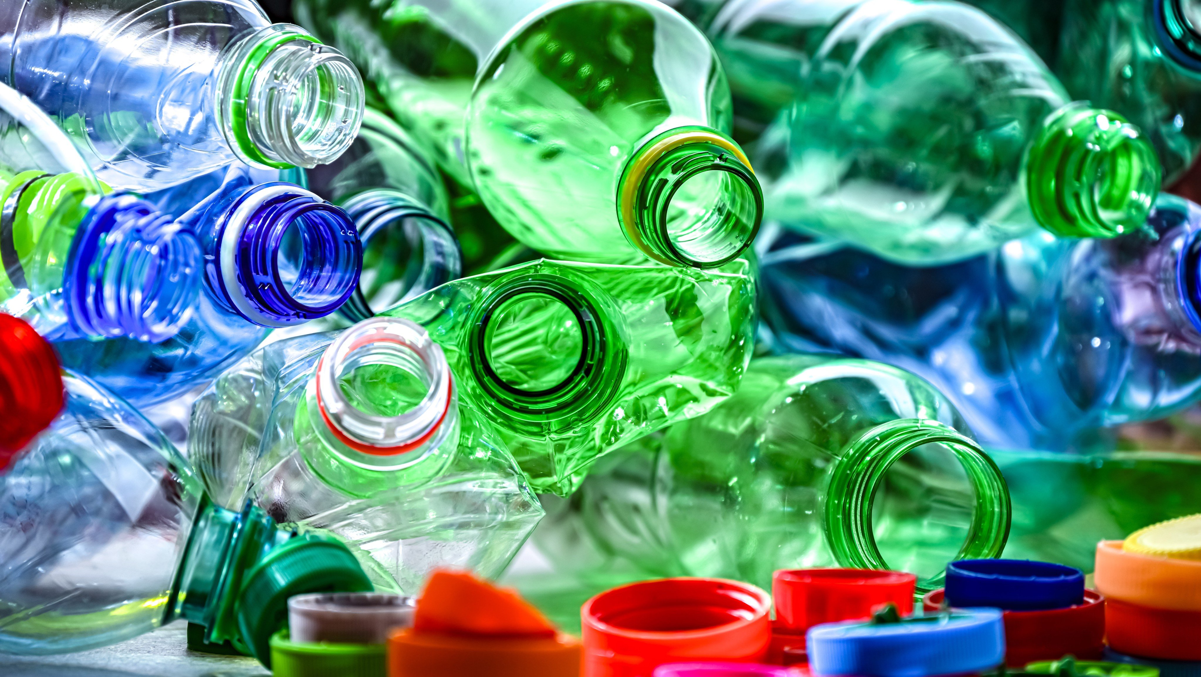 Microplastics react with water in our bodies to create hydroxyl radicals, which can damage cells and cause inflammation. Photo: Shutterstock