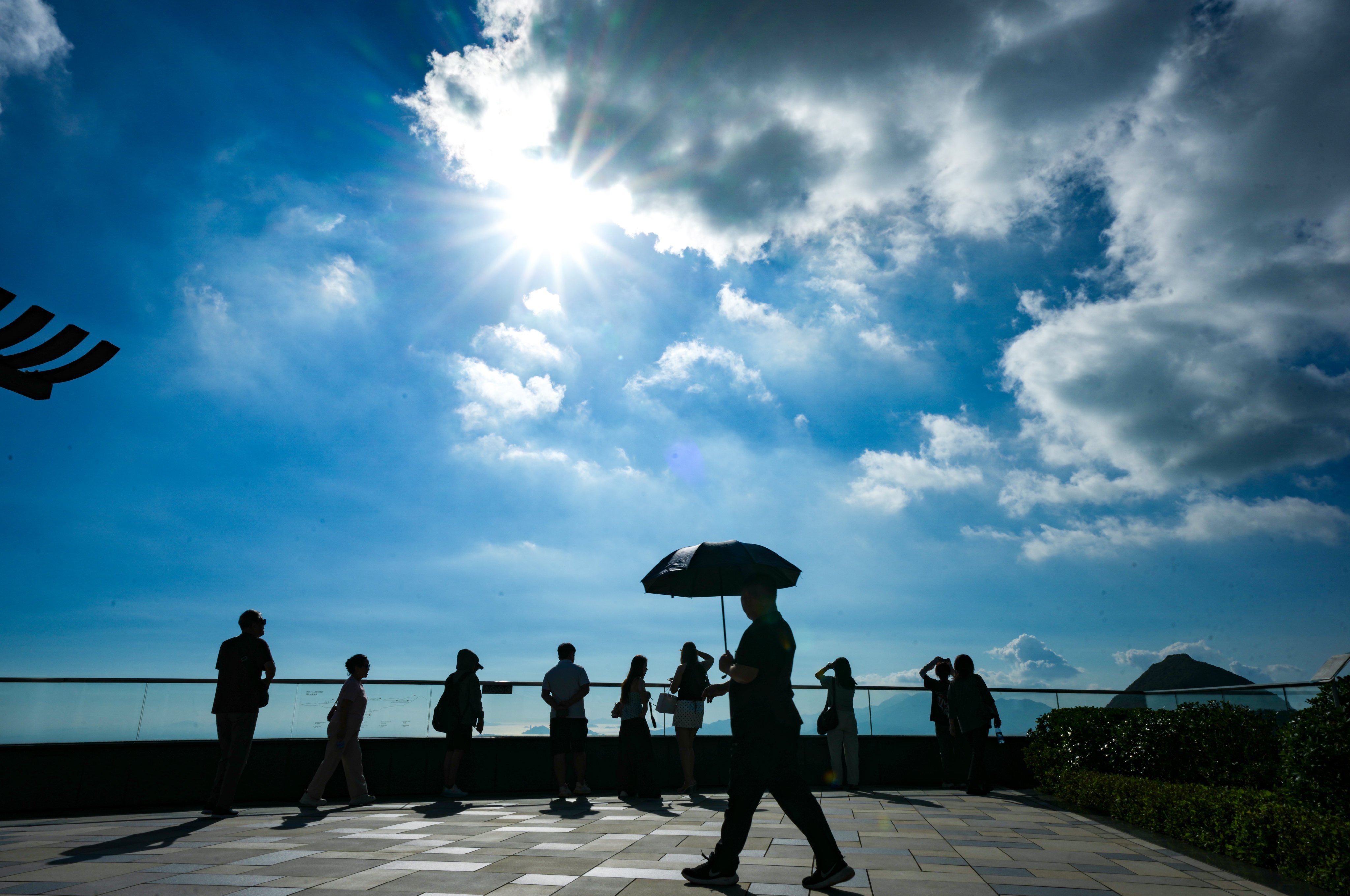Temperatures in Hong Kong have topped 30 degrees Celsius in recent weeks, with warmer-than-usual conditions expected through winter. Photo: Sam Tsang