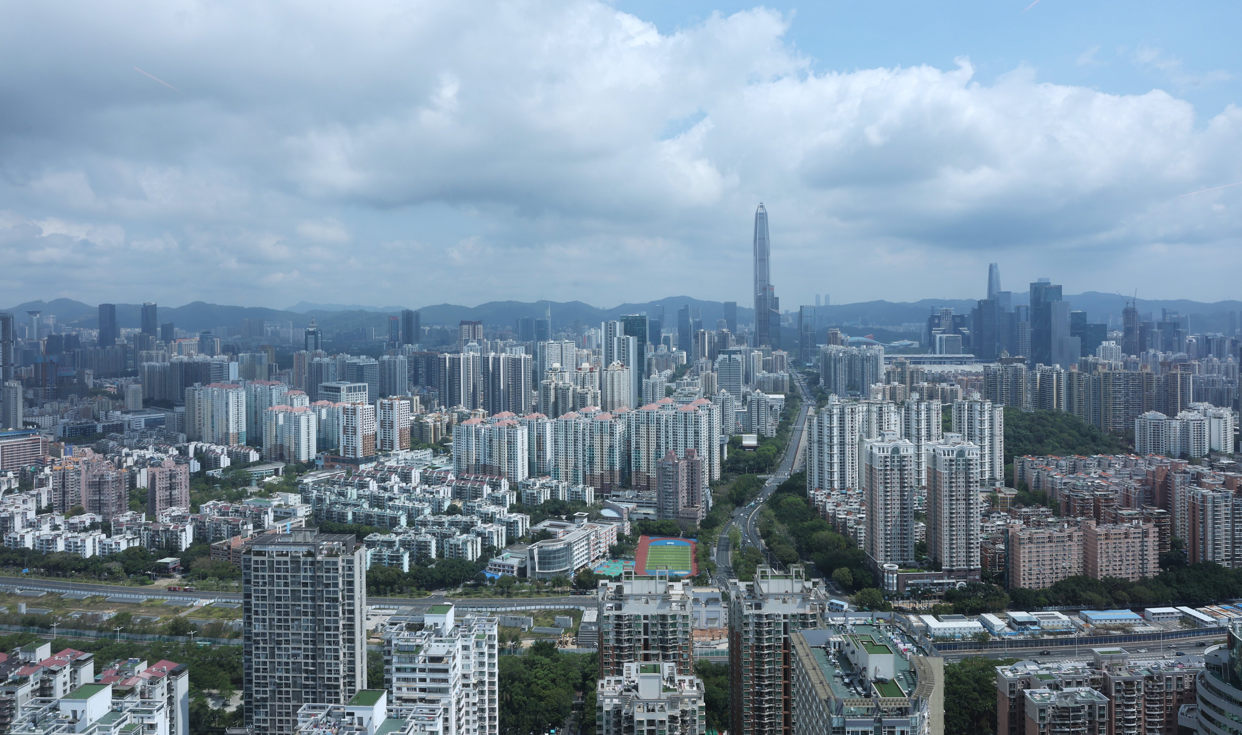 Futian in Shenzhen. Guangdong’s average pay growth rose from 1.8 per cent in 2025 to 2 per cent this year. Photo: Edmond So