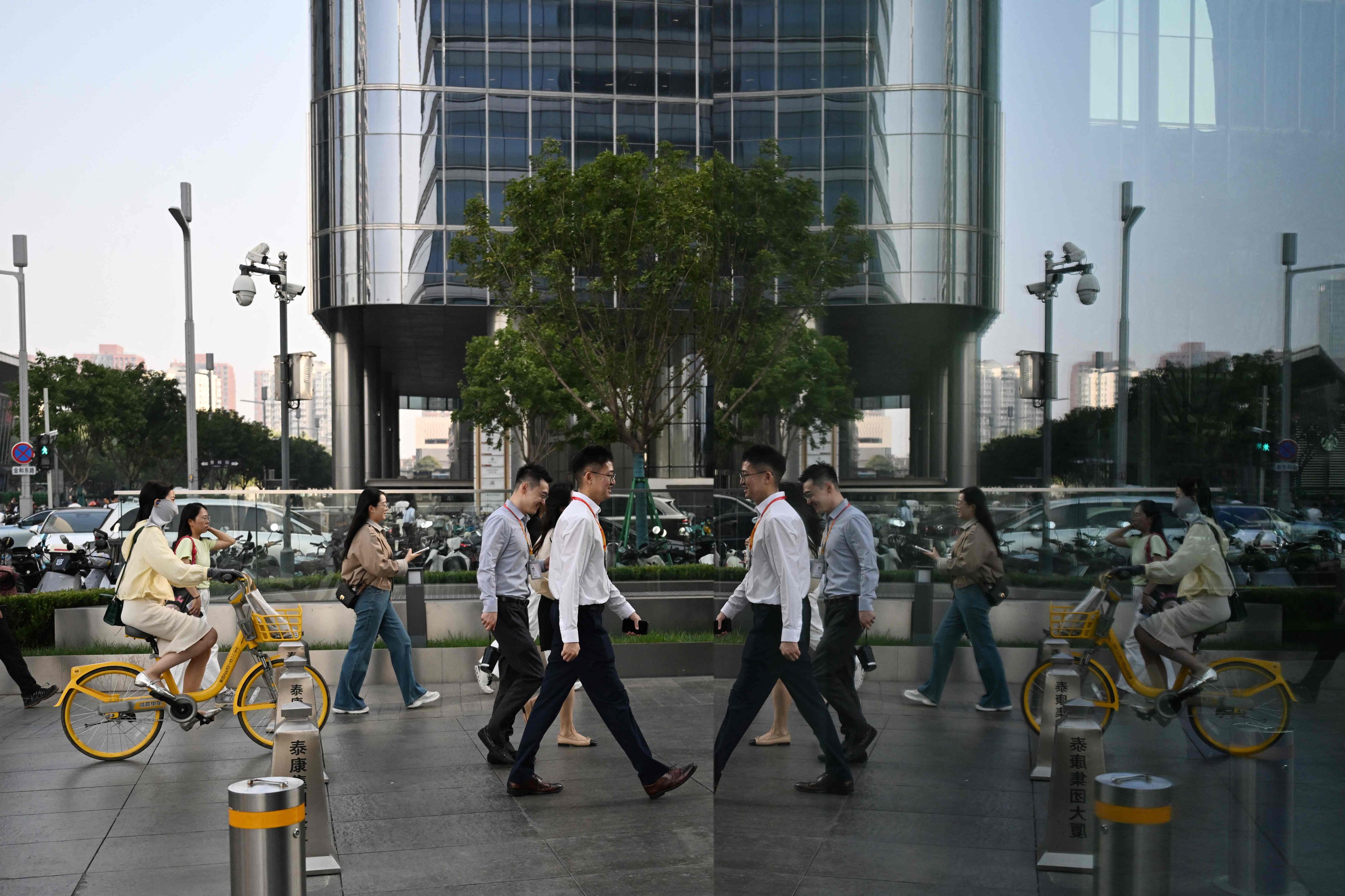 China is facing a surge in credit card defaults among middle-aged workers, including those with secure public-sector jobs. Photo: AFP