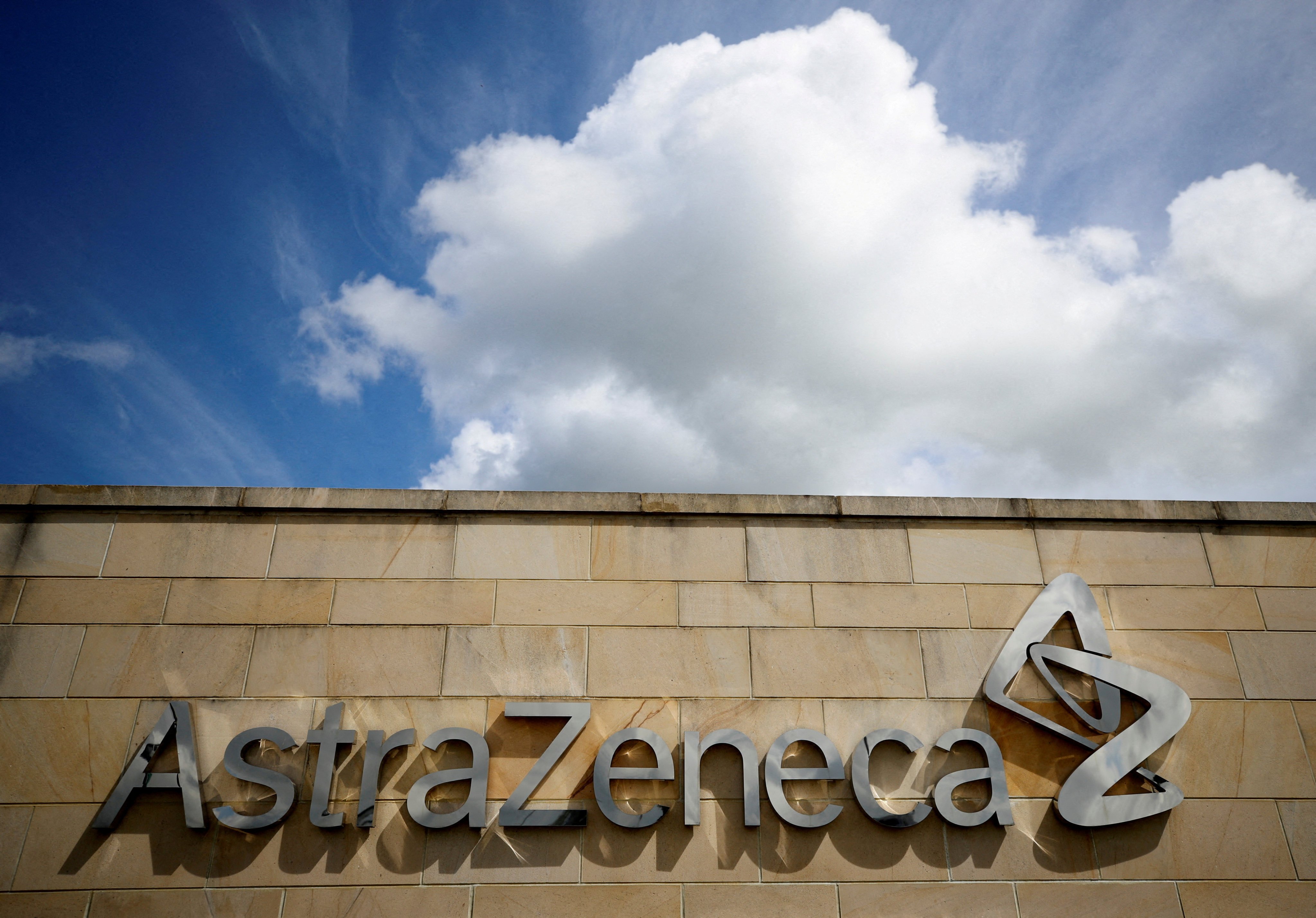 British pharmaceutical giant AstraZeneca has acquired worldwide rights to develop and market a Chinese-developed lung cancer drug. Photo: Reuters