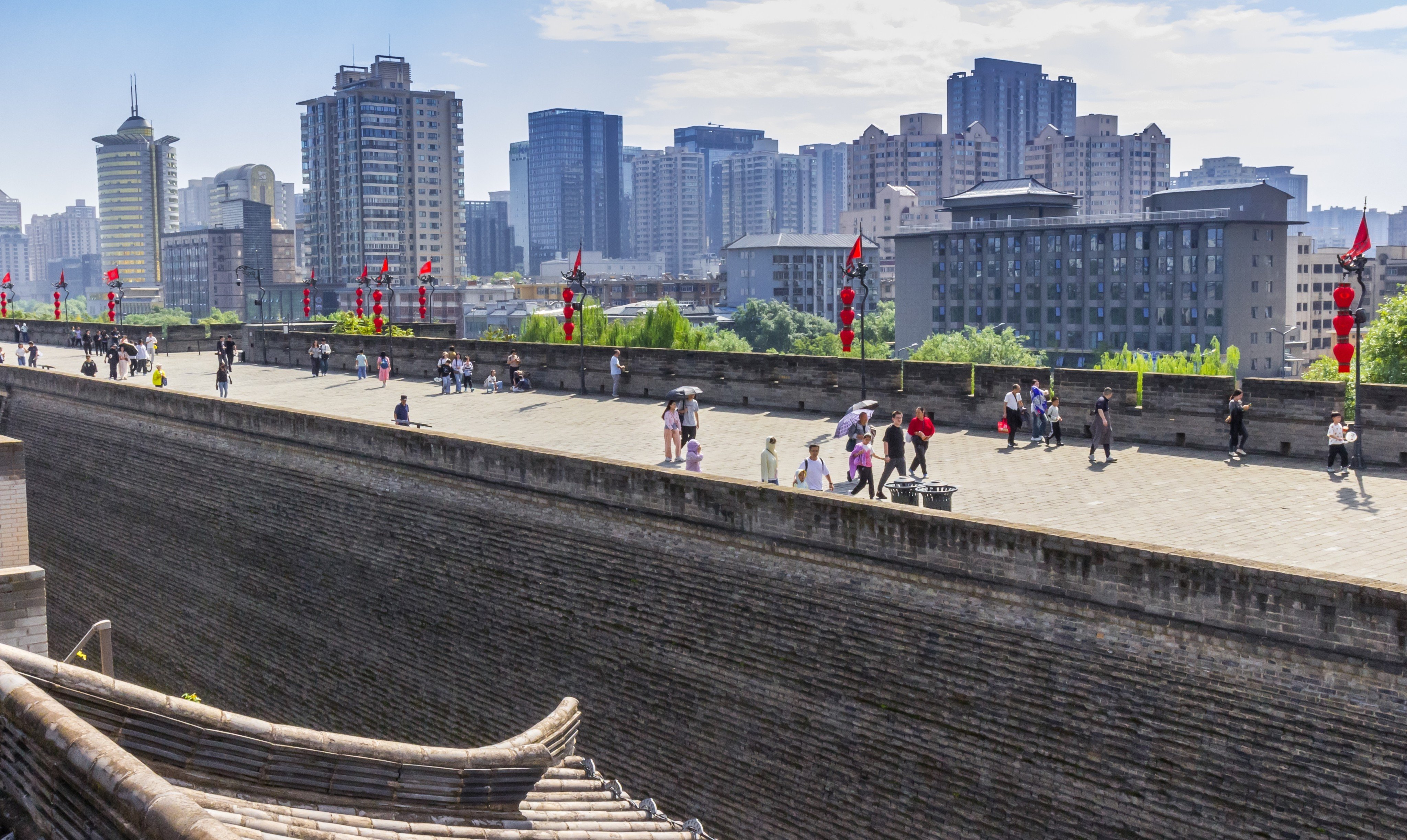 View over the historic city walls and skyline of Xian in China. Photo: Shutterstock