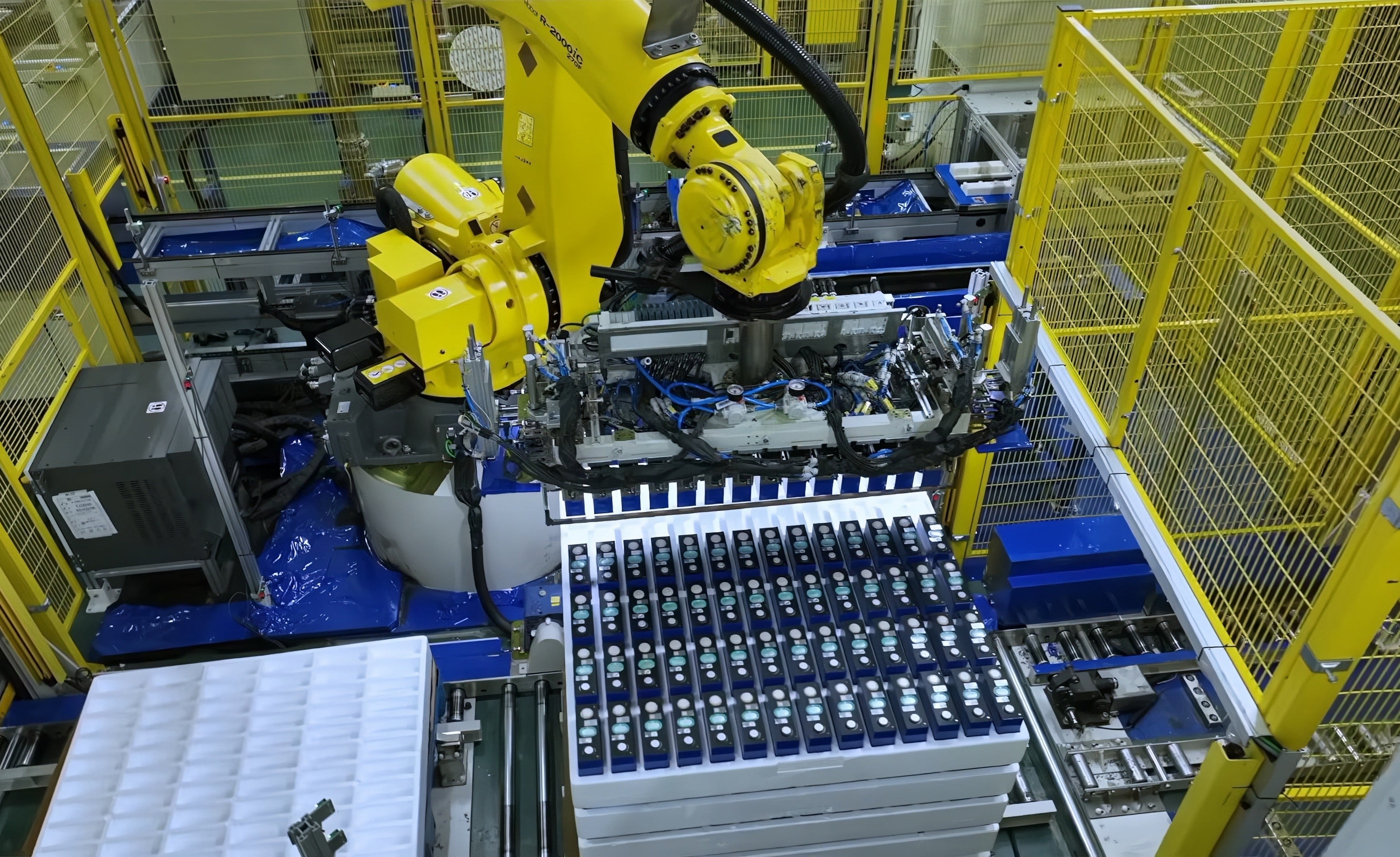 China’s thousands of lithium-ion battery manufacturers mainly rely on imported lithium. Photo: Shutterstock