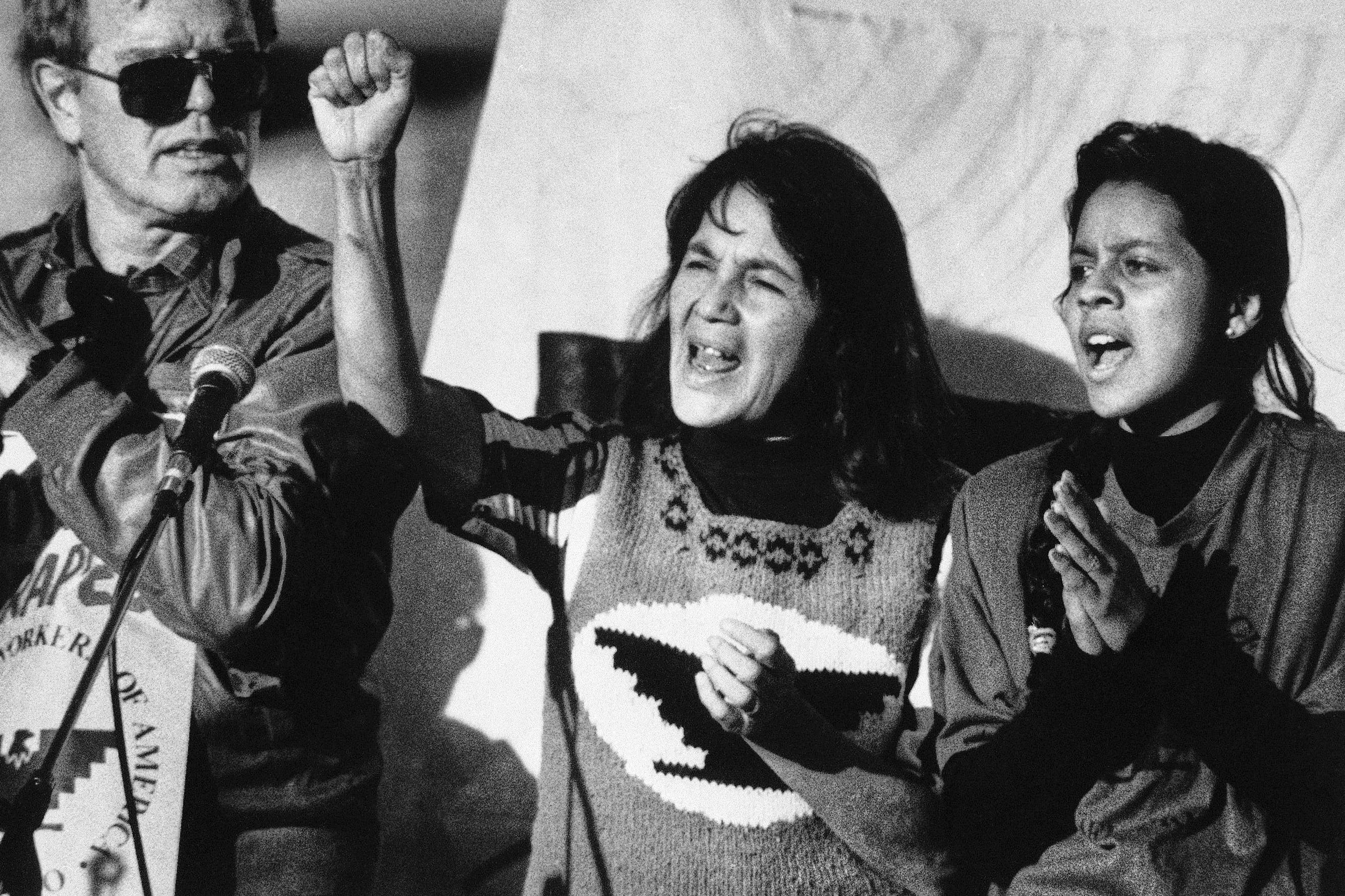 Dolores Huerta leads a rally in San Francisco’s Mission District in 1988. Photo: AP