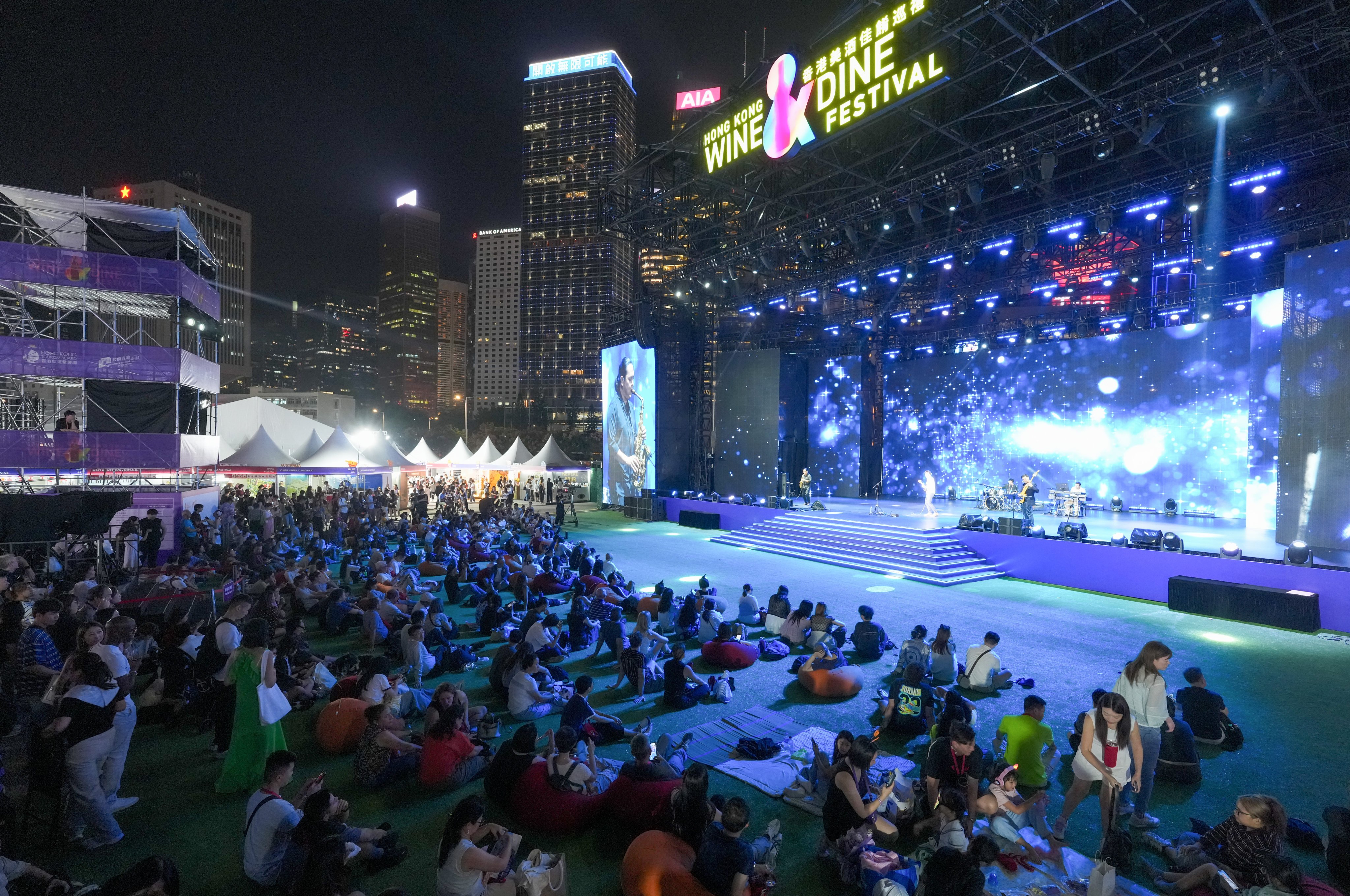 For the first time, the festival has extended its opening hours until 1am on Friday and Saturday, an hour later than in previous years. Photo: Dickson Lee