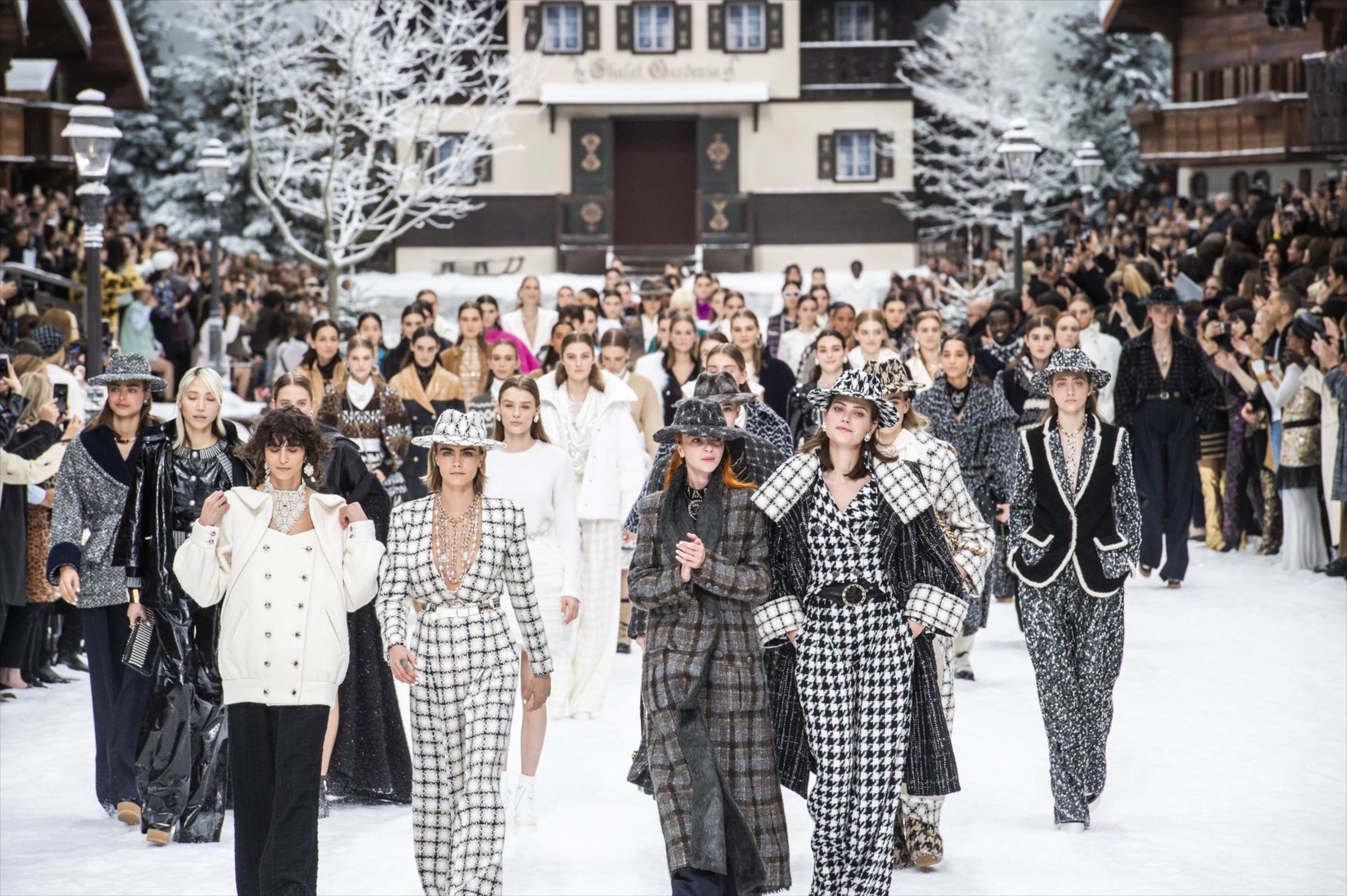 Paris Fashion Week: from Karl Lagerfeld's Chanel finale to Hedi Slimane's  Celine 'rebranding' in 4 minutes