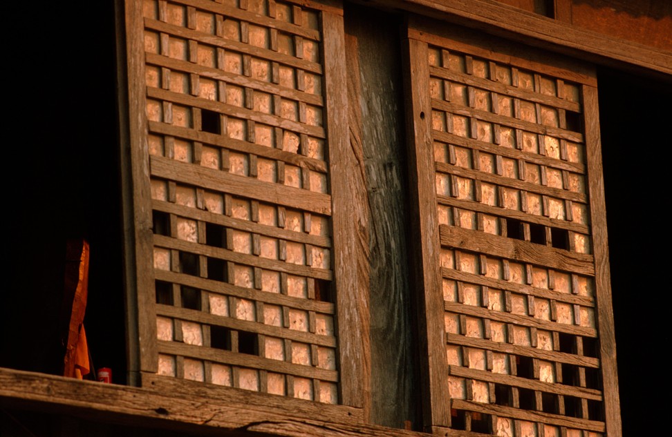 Windows featuring windowpane-oyster shells in the Philippines. Photo: Alamy