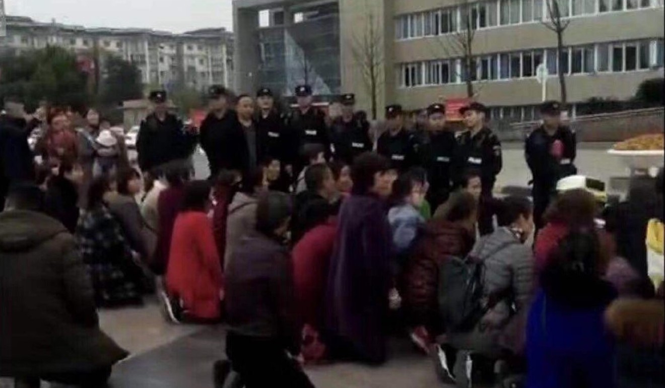 Hundreds of parent protested at a major private school in Chengdu after piles of white or black-dotted meat and seafood were discovered in the school kitchen. Photo: Weibo
