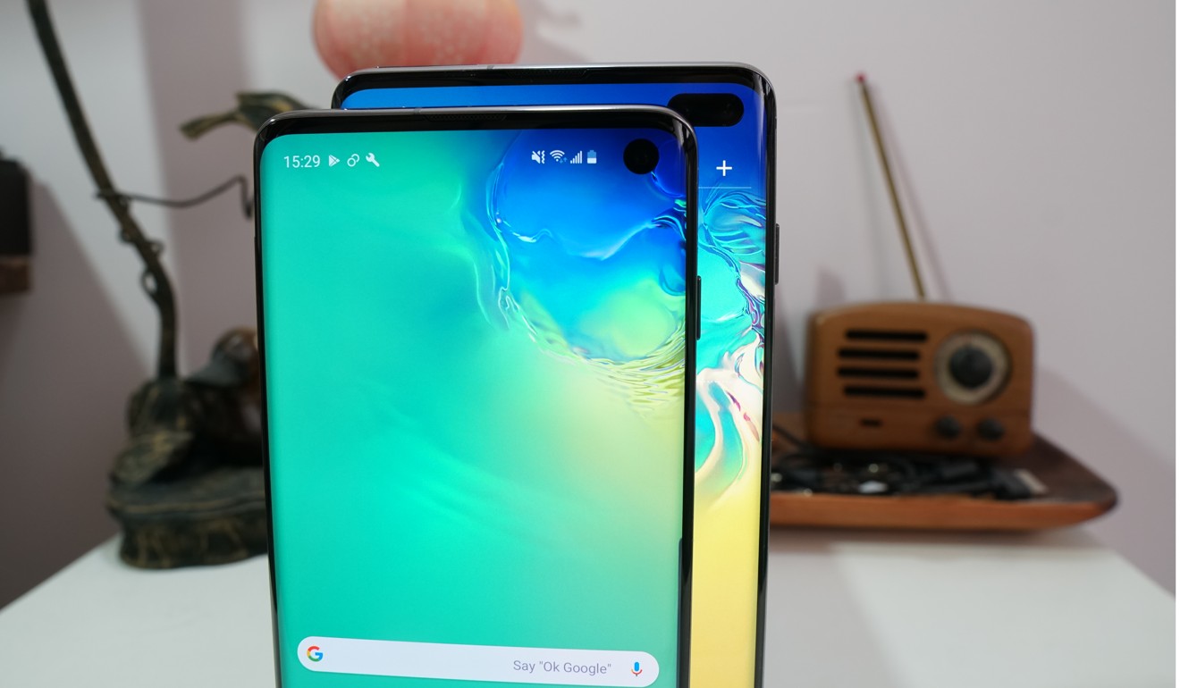 The Samsung Galaxy S10+ (back) has two front-facing cameras, while the S10 only has one, resulting in the former having a larger “hole-punch” area. Photo: Ben Sin