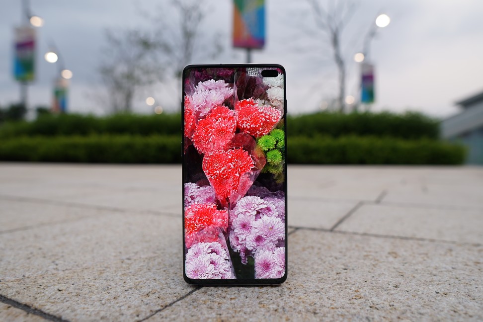 The Samsung Galaxy S10+ sporting a amoled display and has a 3K display resolution at 3,040x1,440. Both the S10 and S10+ have curved screens. Photo: Ben Sin