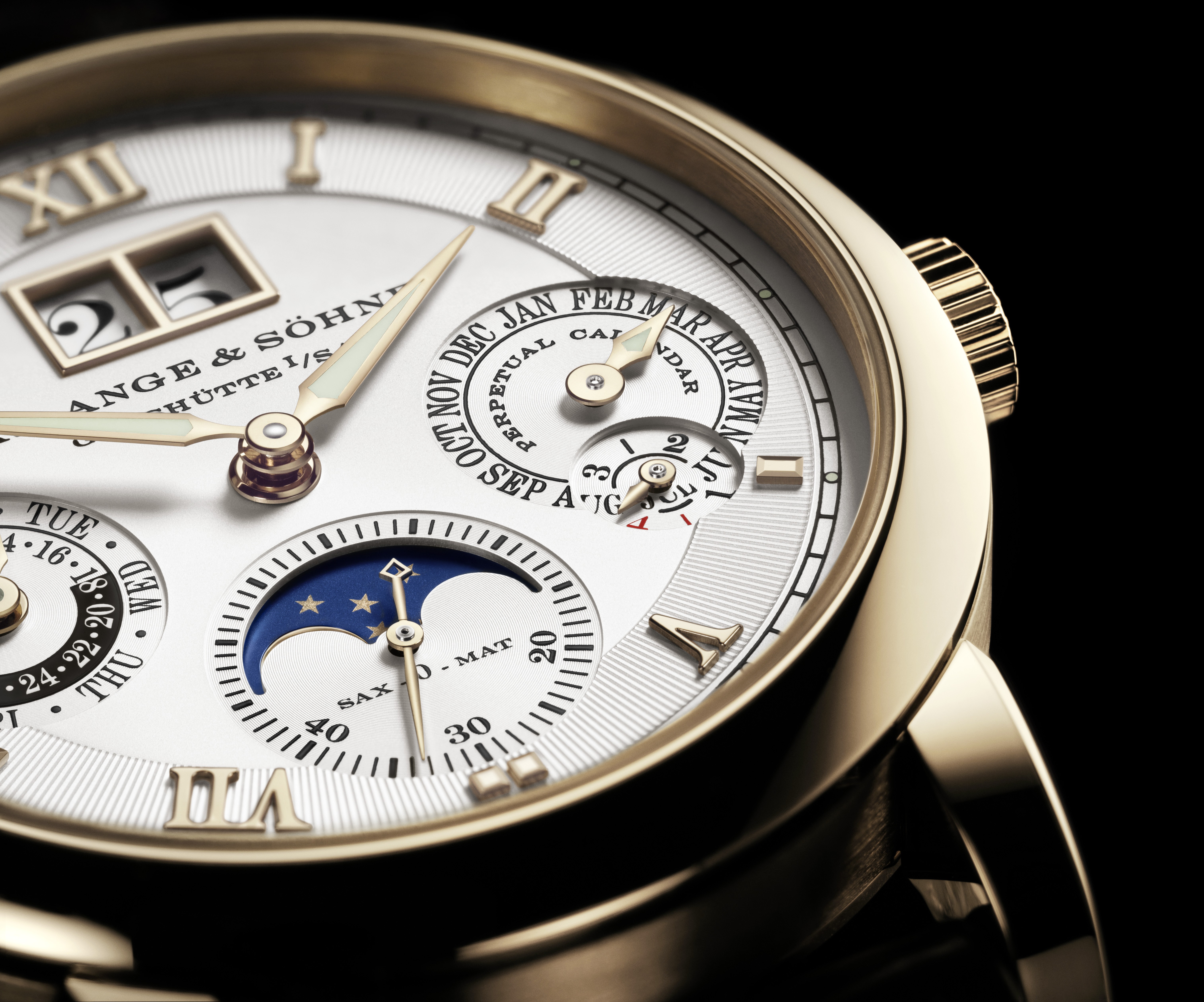 The beautiful dial details of A. Lange & Söhne's Langematic Perpetual Honeygold