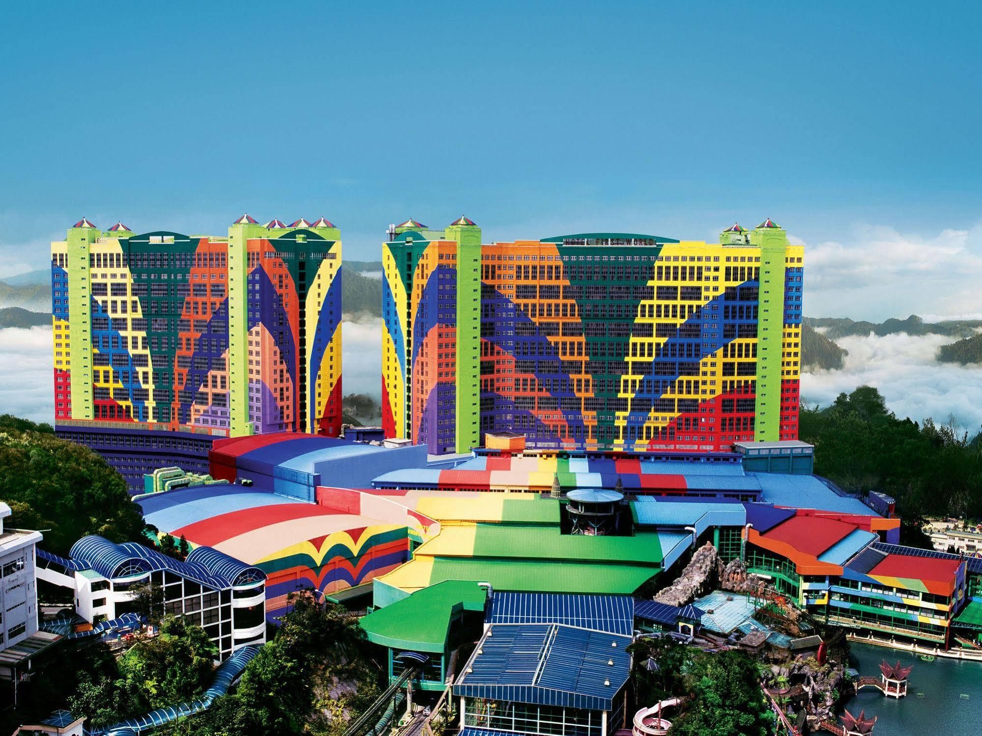 The Worlds Largest Hotel In Malaysia Is A Far Cry From What - 