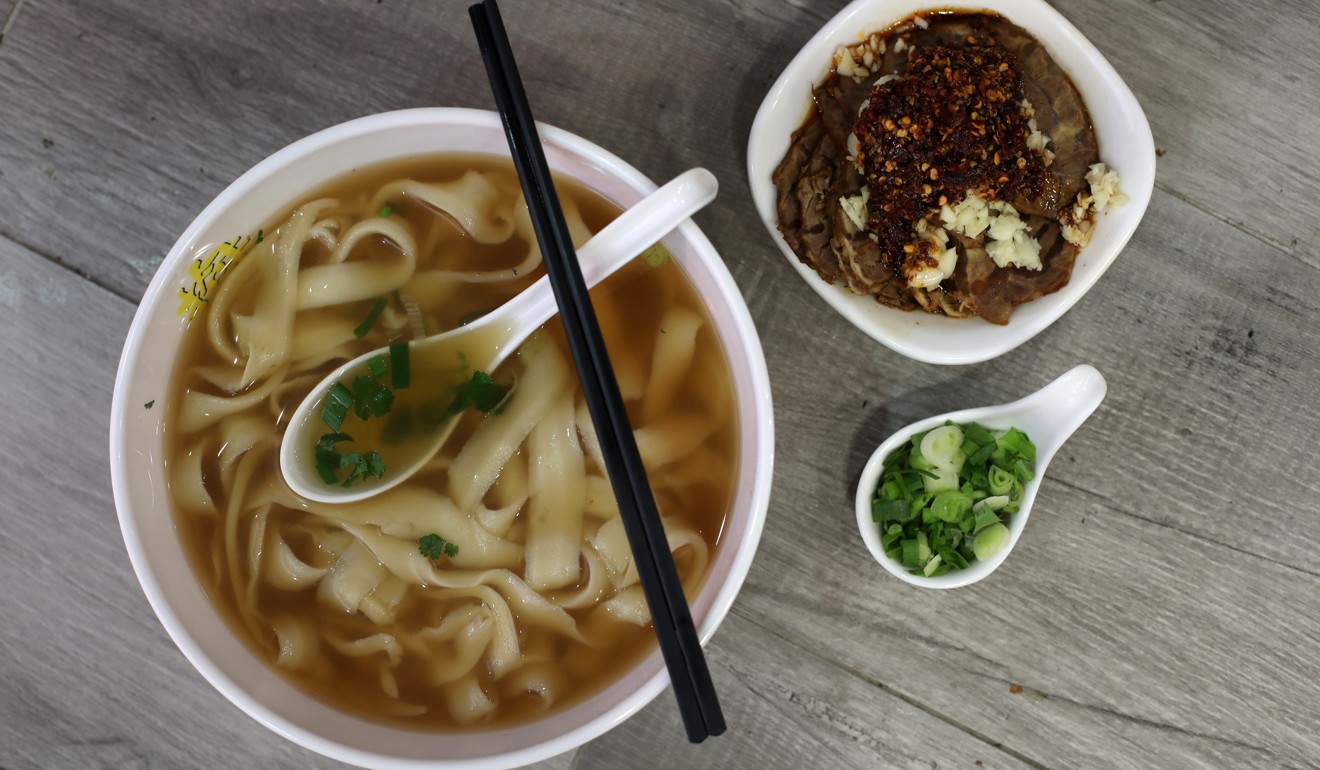 Sliced noodles with spicy beef at Shi Wei. Photos: Xiaomei Chen