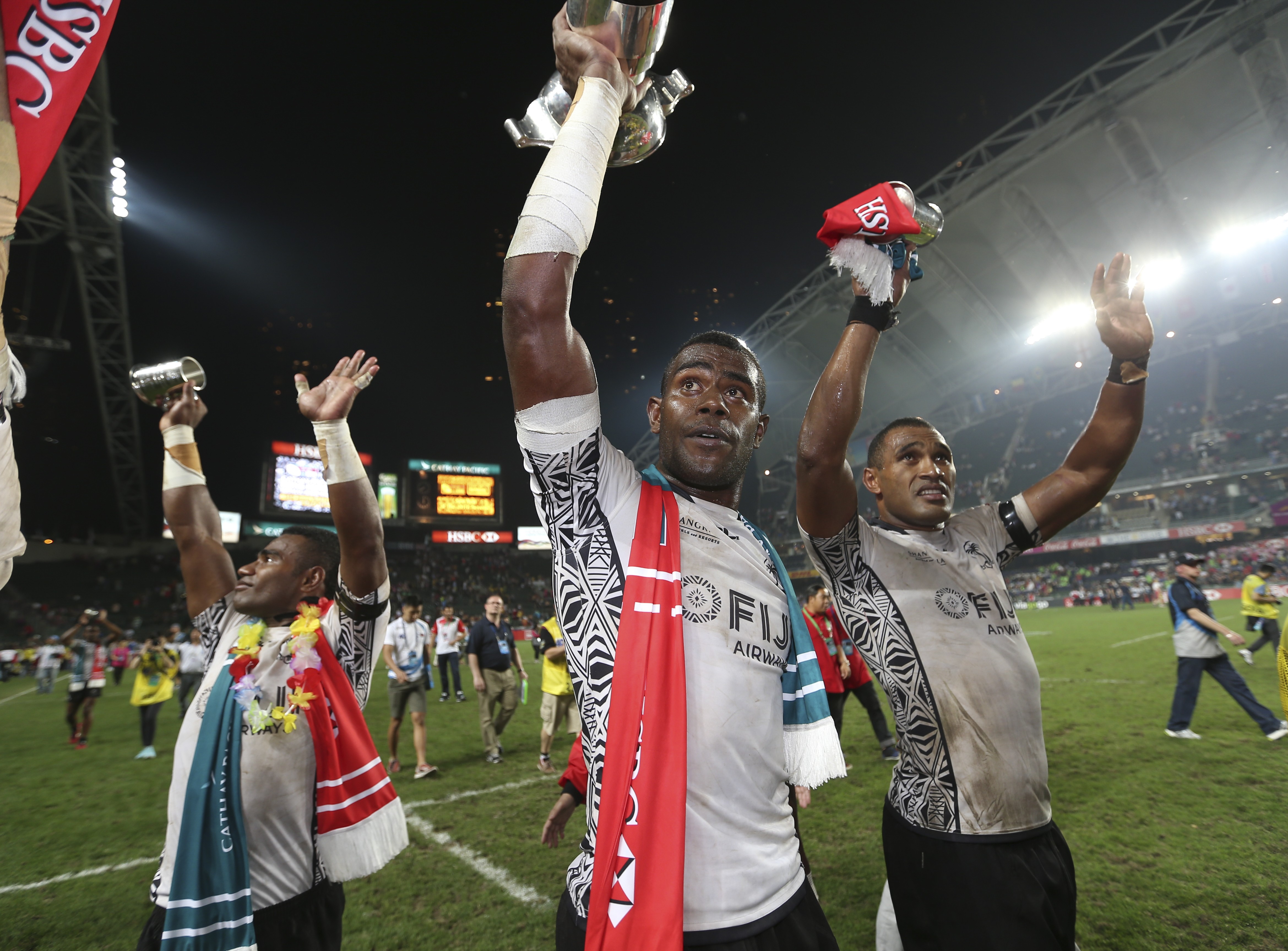 Isake Katonibau (right) celebrates Fiji’s victory in the 2015 Hong Kong Sevens. Photo: K.Y Cheng