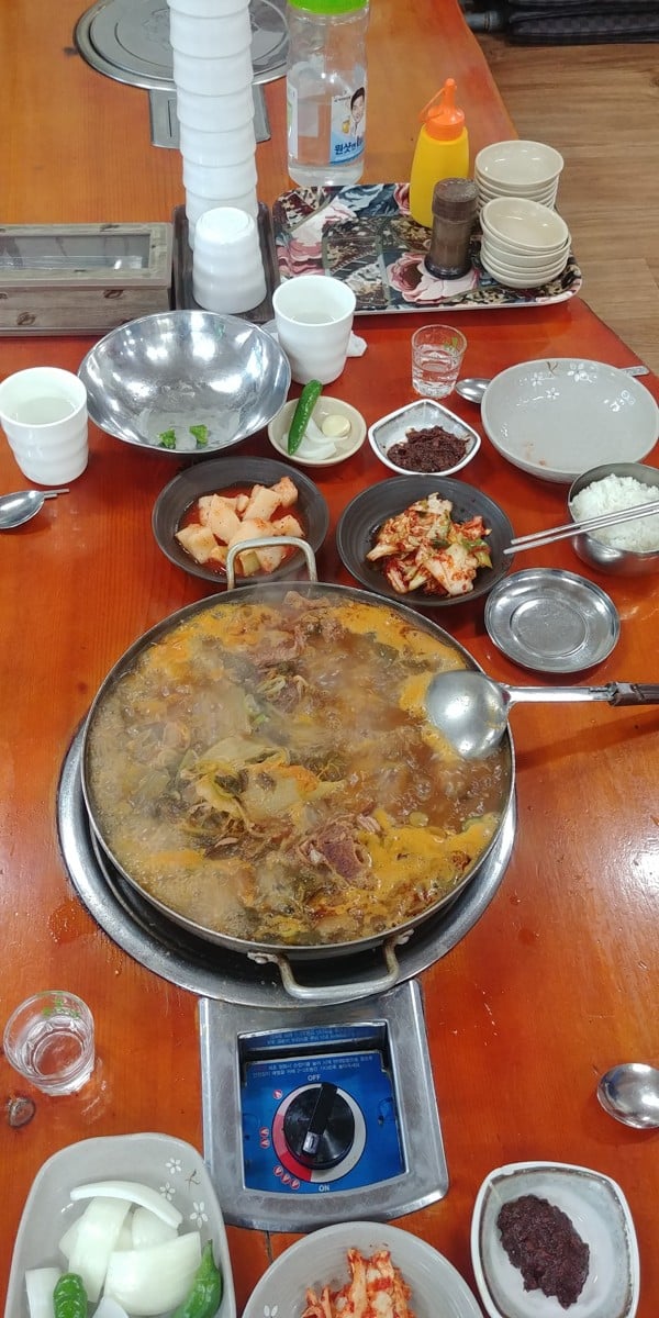 Family fortune: Ma Jian-xian’s famous pig bone soup. Photo: Park Chan-kyong