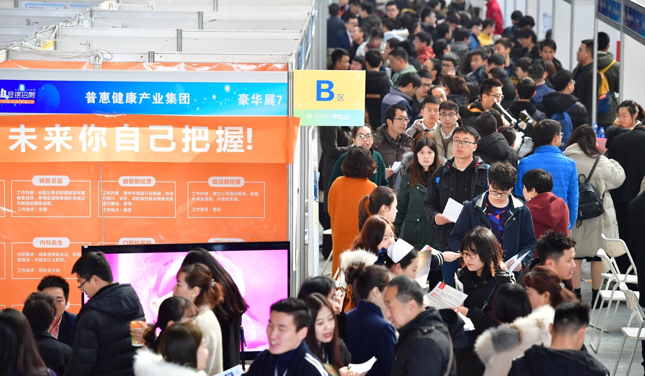 Chinese students at a jobs fair. Photo: Xinhua