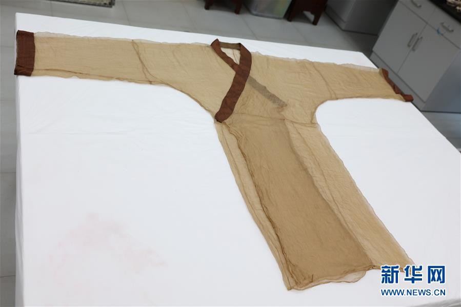 2,000-year-old see-through Chinese gown, the world's