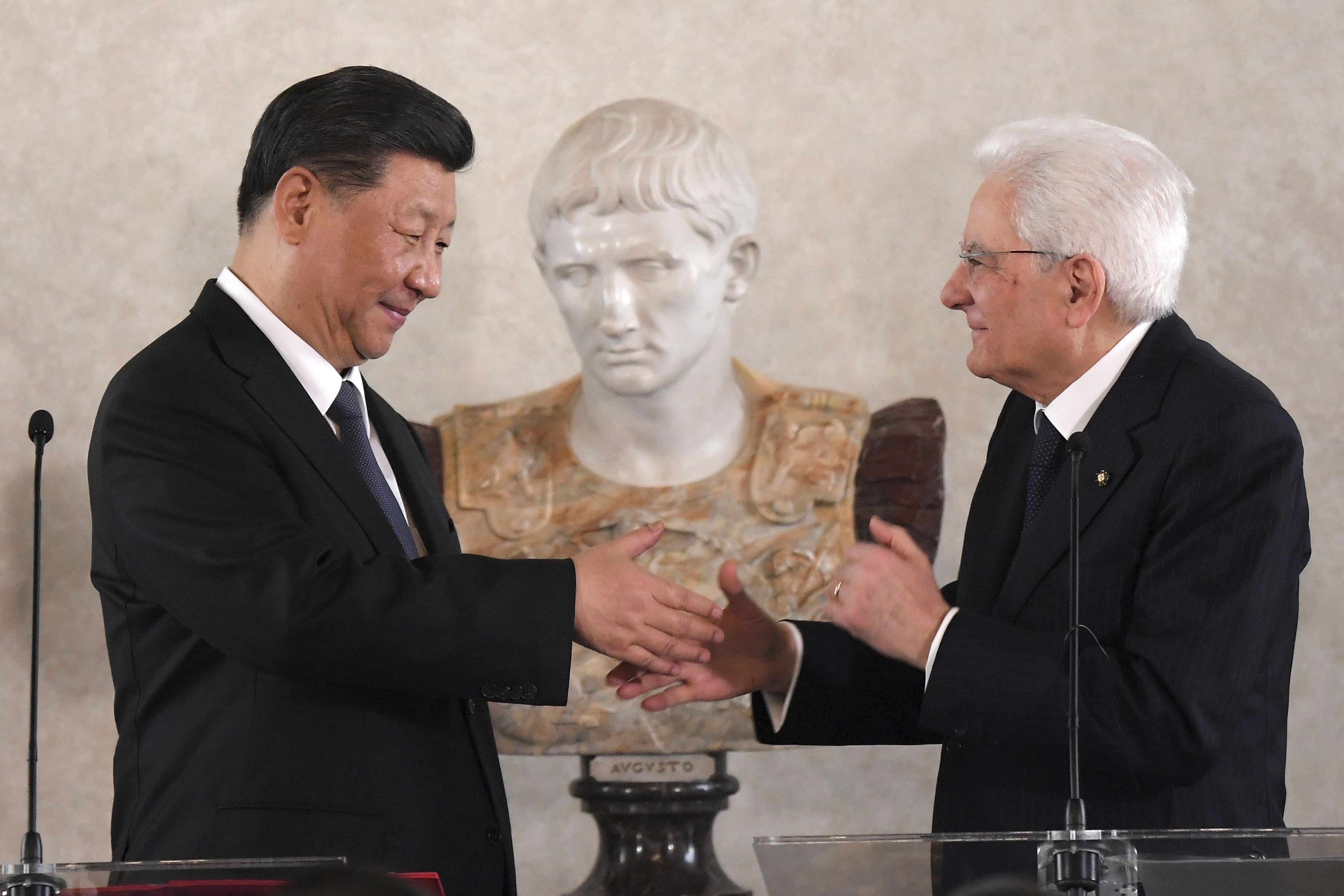 Chinese President Xi Jinping with Italian President Sergio Mattarella in Rome. Photo: AP
