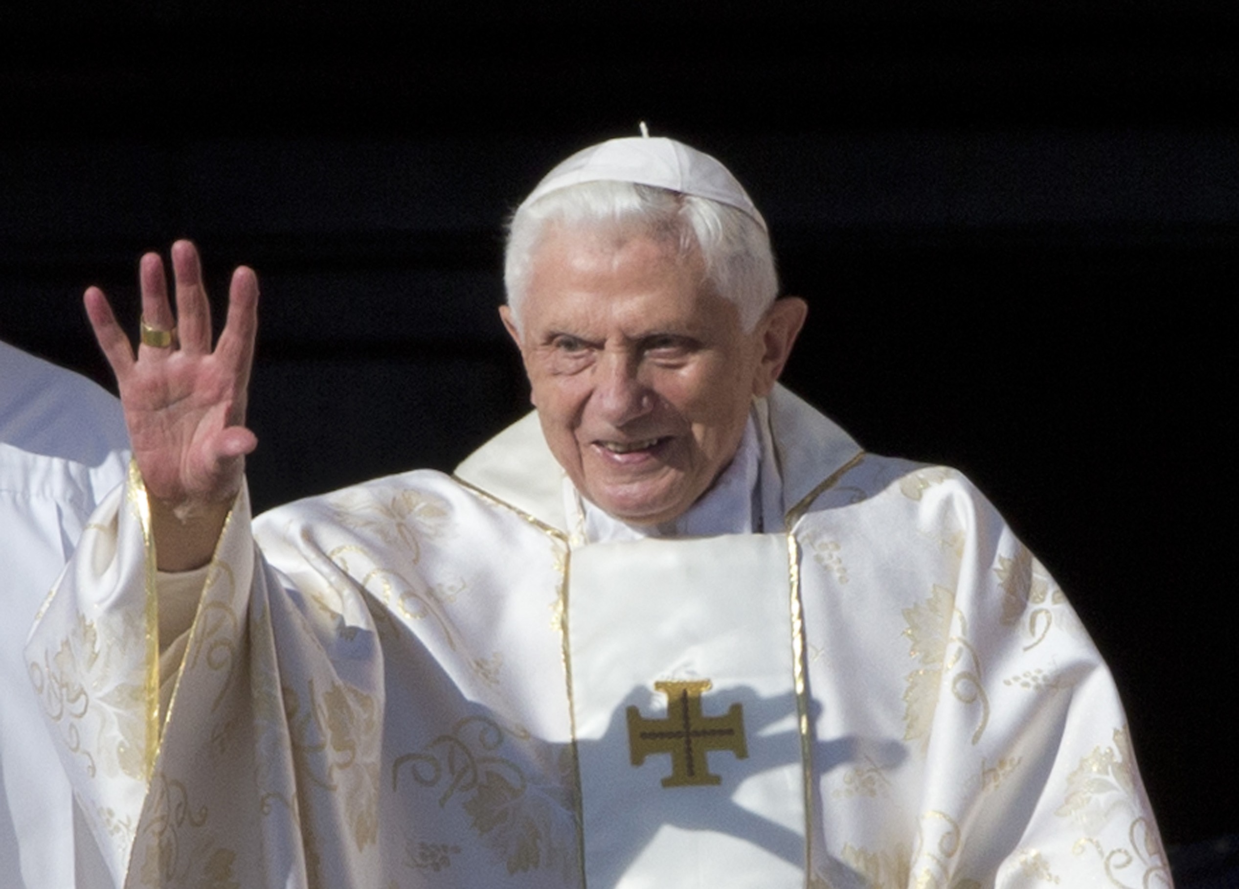 Pope Emeritus Benedict XVI arrives in St. Peter's Square at the Vatican on October 19, 2014. Photo: AP